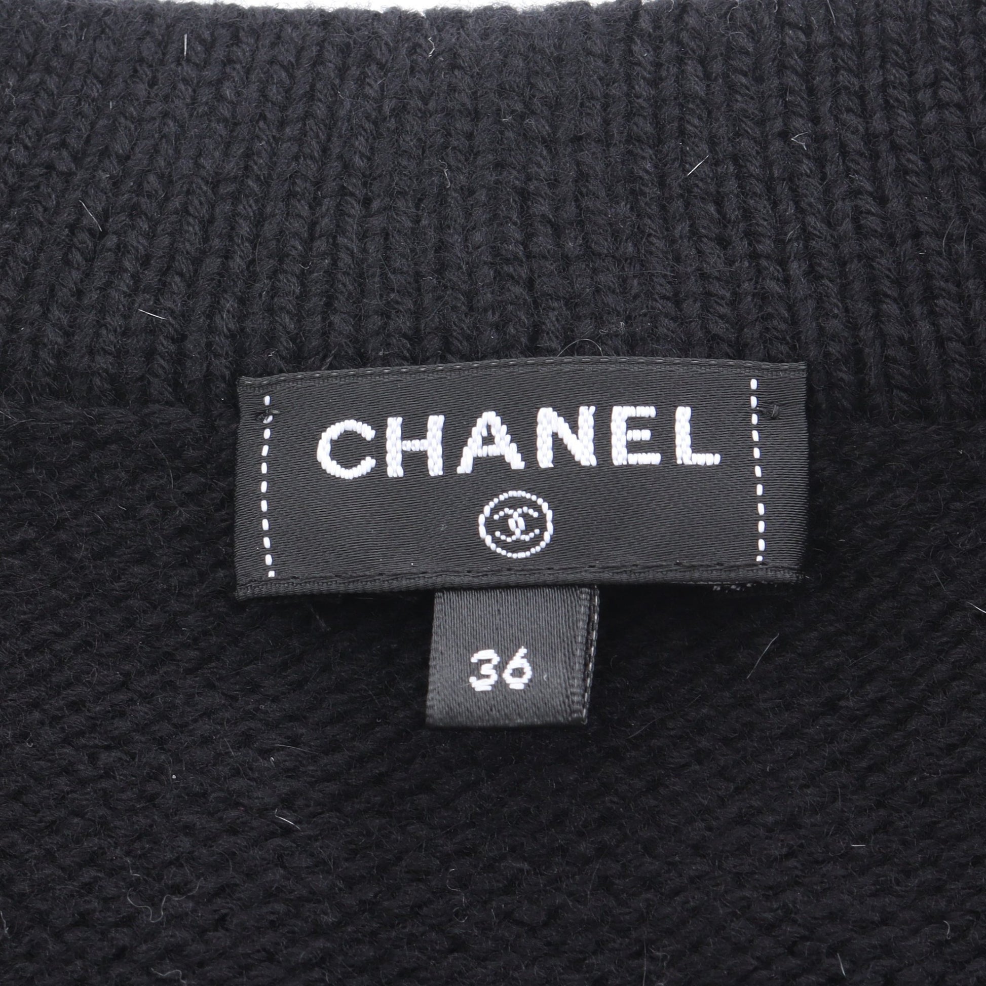 ココマークカメリアボタン オーストリッチフェザー付き ニットジレ ベスト カシミヤ ブラック シャネル トップス CHANEL