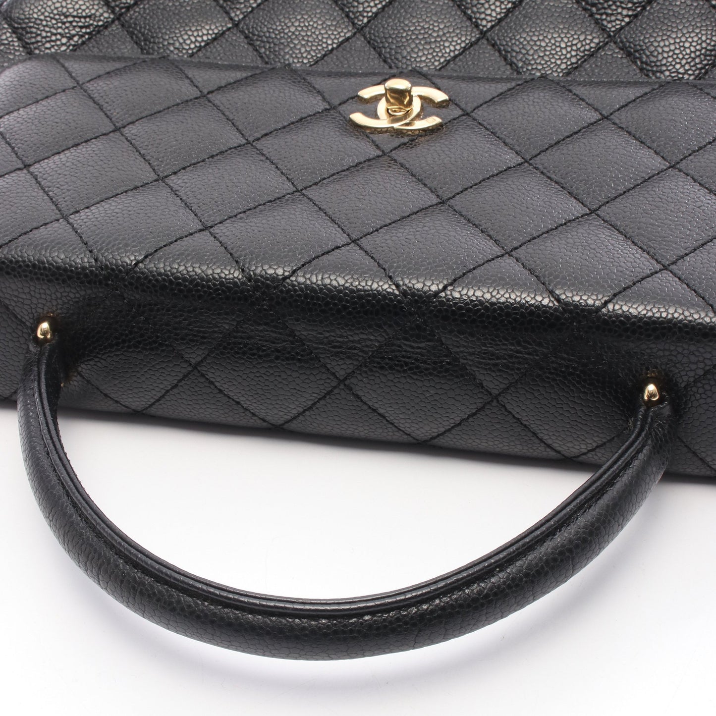 マトラッセ ハンドバッグ キャビアスキン ブラック ゴールド金具 シャネル バッグ CHANEL