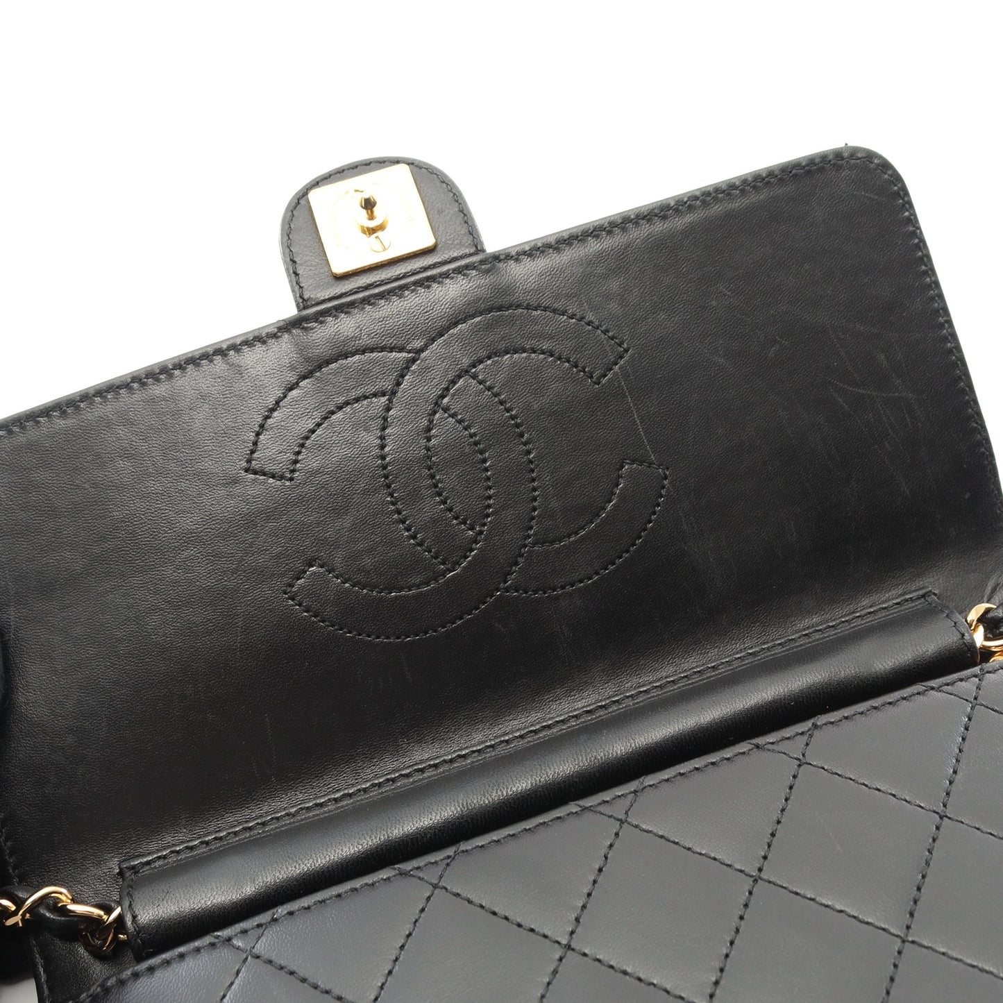 マトラッセ シングルフラップ チェーンショルダーバッグ ラムスキン ブラック ゴールド金具 シャネル バッグ CHANEL