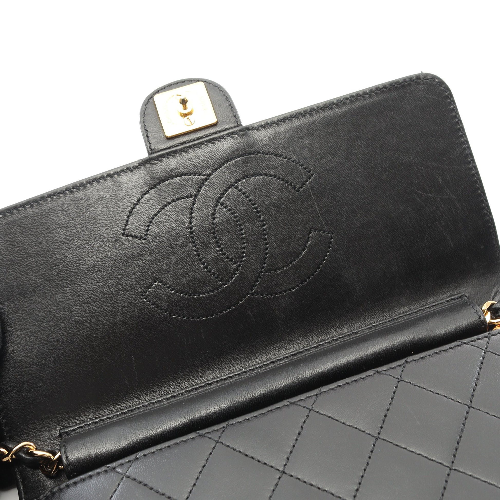 マトラッセ シングルフラップ チェーンショルダーバッグ ラムスキン ブラック ゴールド金具 シャネル バッグ CHANEL