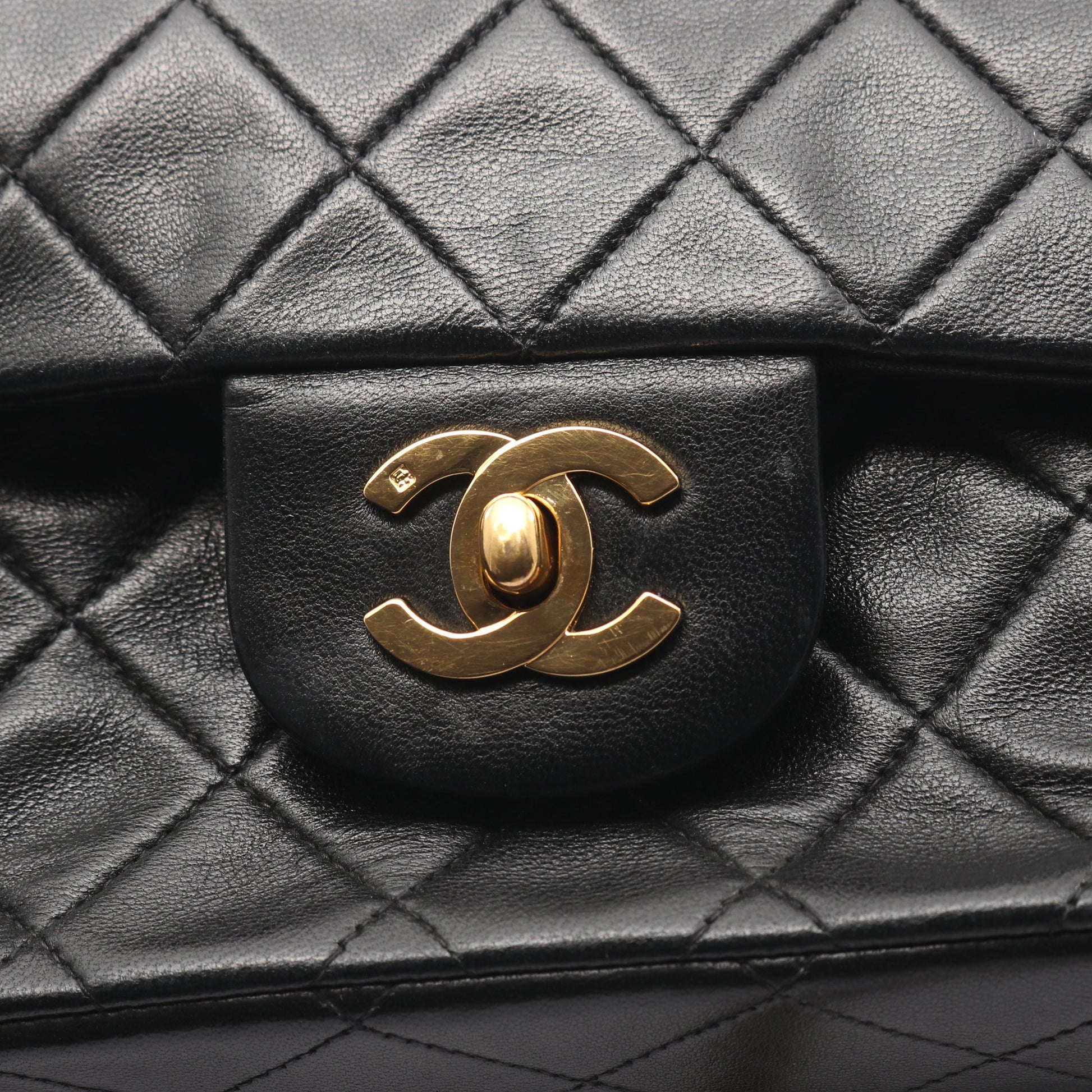 マトラッセ Wフラップ Wチェーンショルダーバッグ ラムスキン ブラック ゴールド金具 シャネル バッグ CHANEL