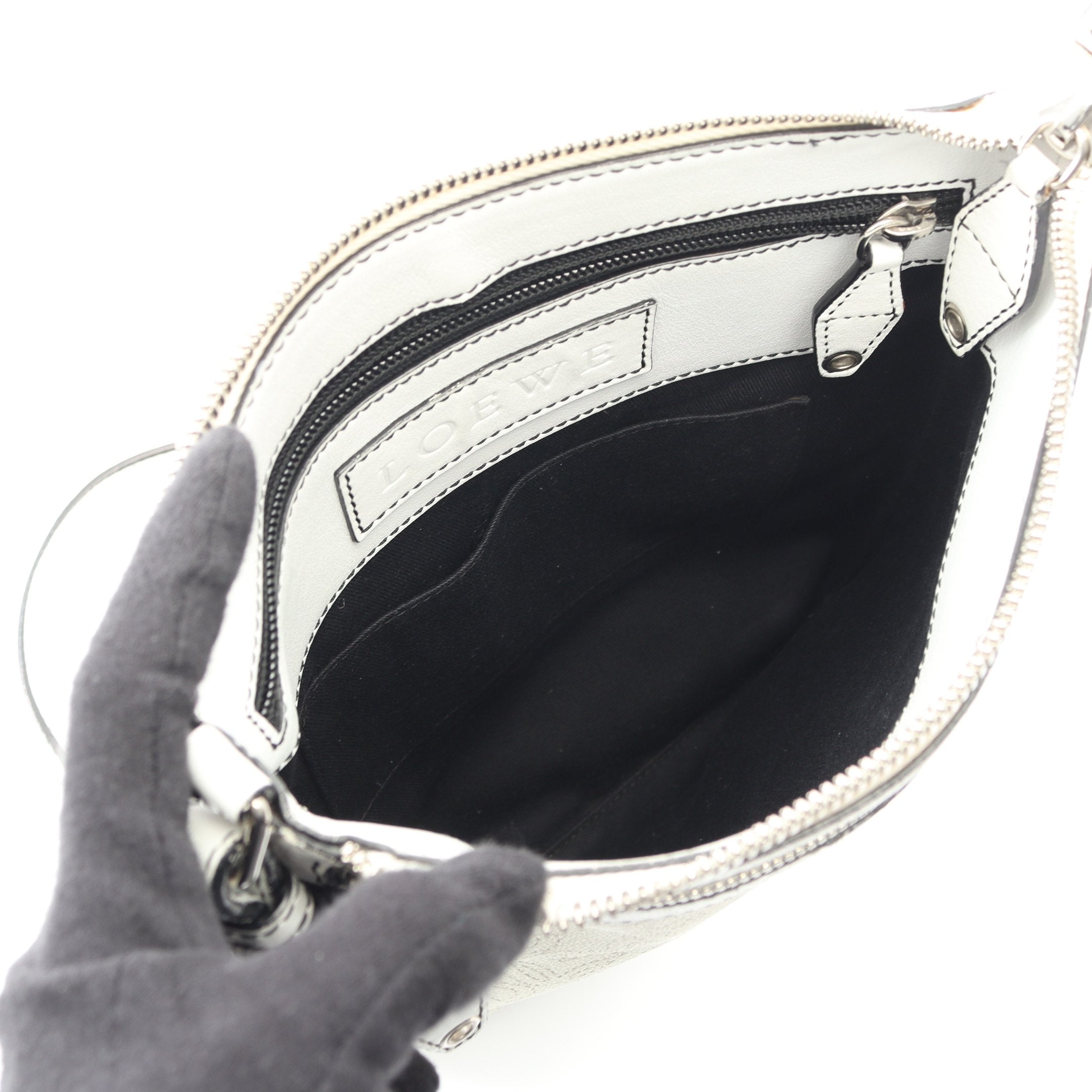 アナグラム ショルダーバッグ PVC レザー オフホワイト ロエベ – RECLO