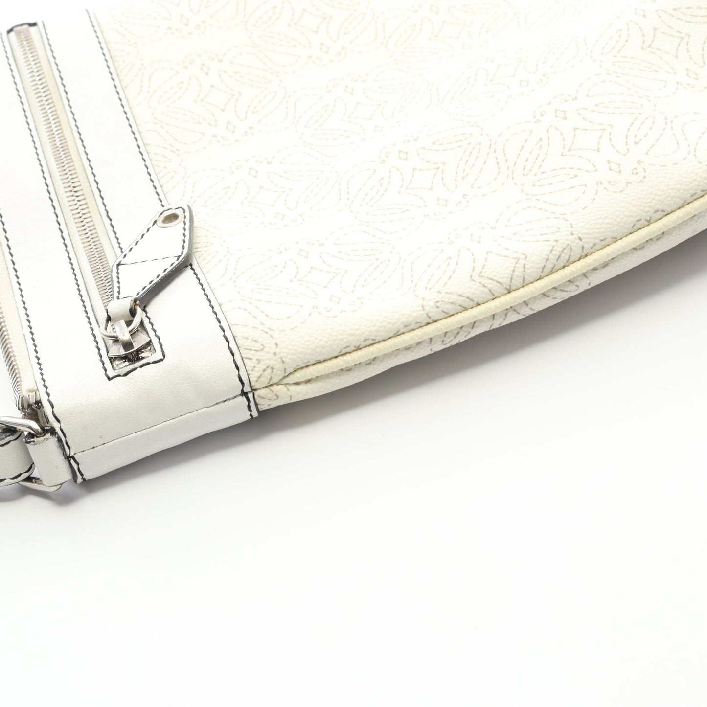 アナグラム ショルダーバッグ PVC レザー オフホワイト ロエベ バッグ LOEWE