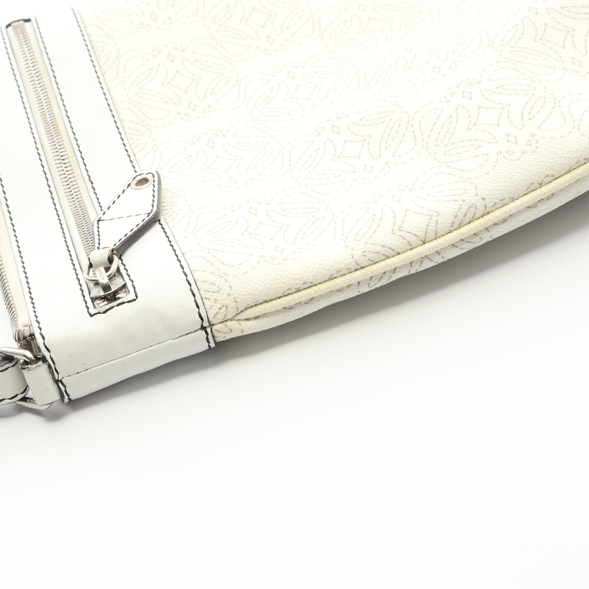 アナグラム ショルダーバッグ PVC レザー オフホワイト ロエベ バッグ LOEWE