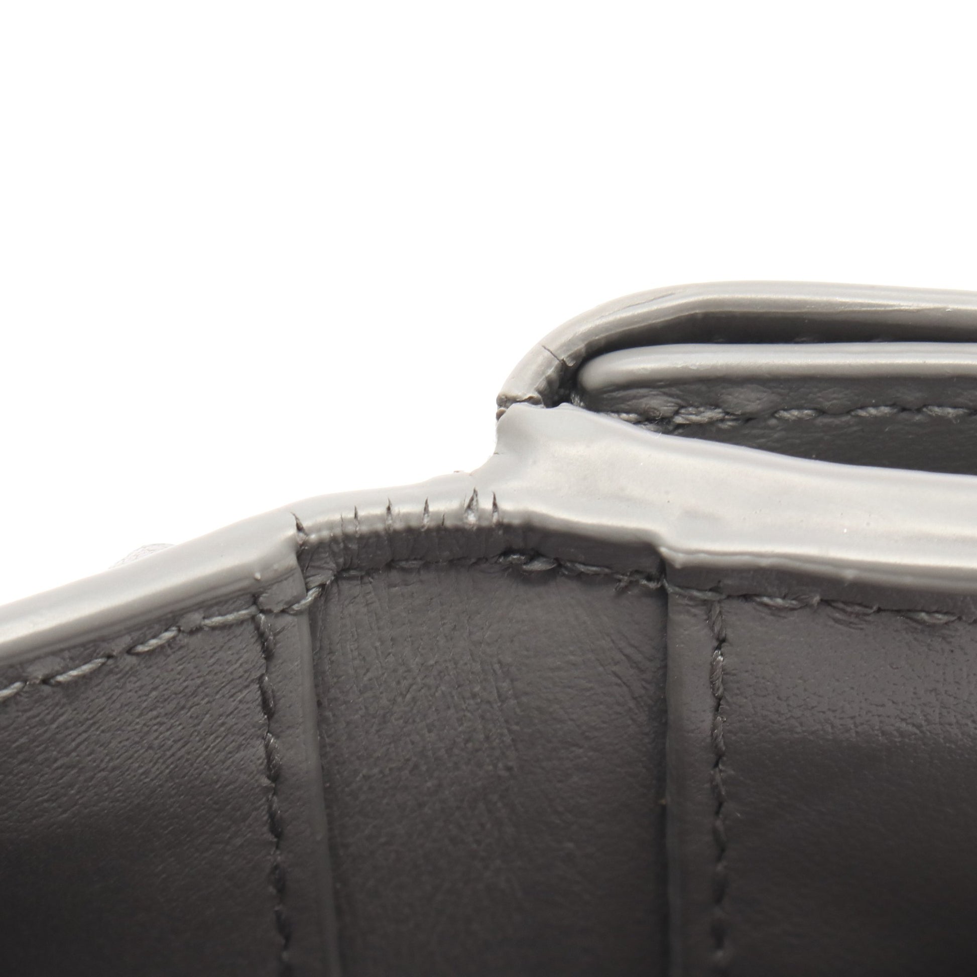 イントレチャート 三つ折り財布 レザー グレー ボッテガヴェネタ 財布・小物 BOTTEGA VENETA
