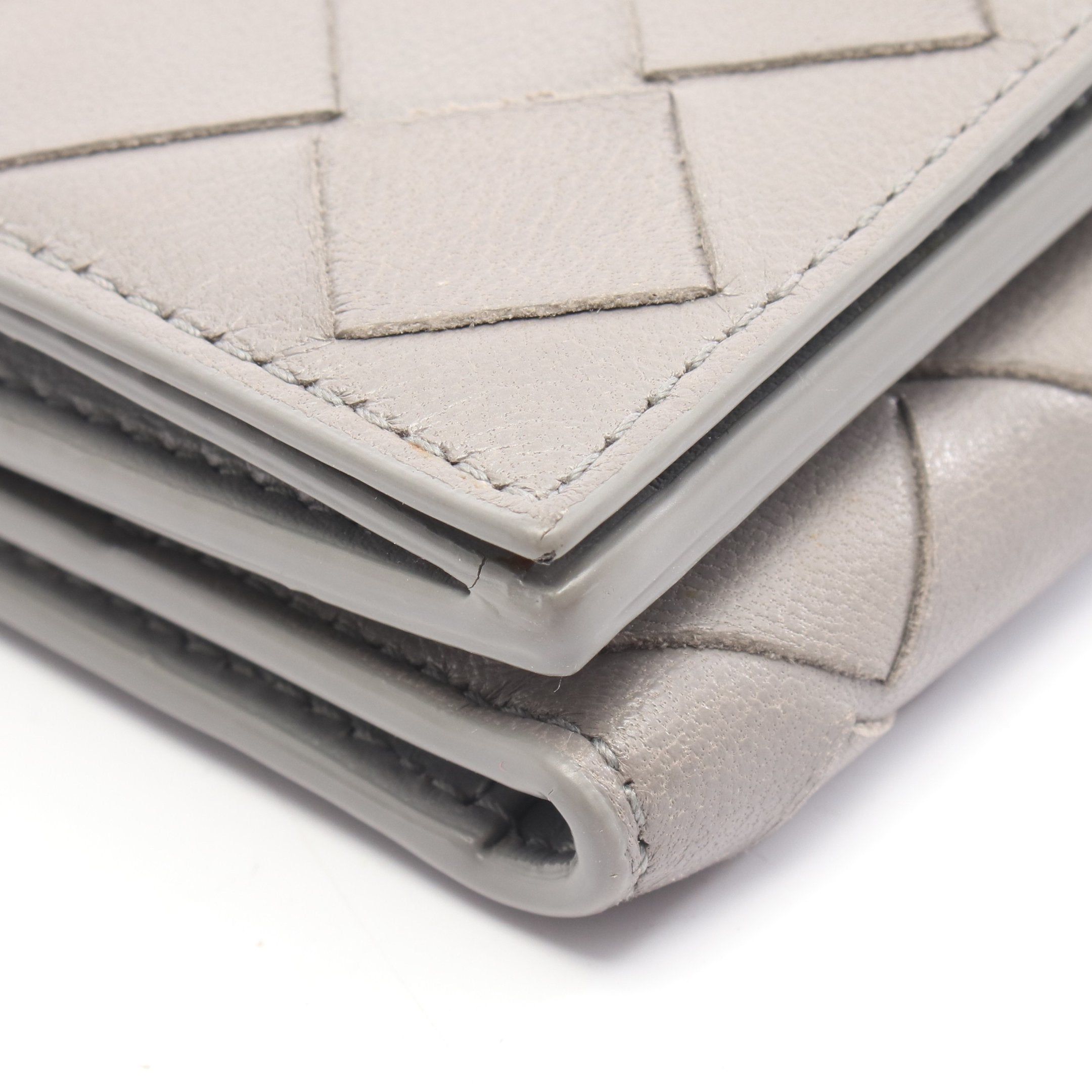 イントレチャート 三つ折り財布 レザー グレー ボッテガヴェネタ – RECLO