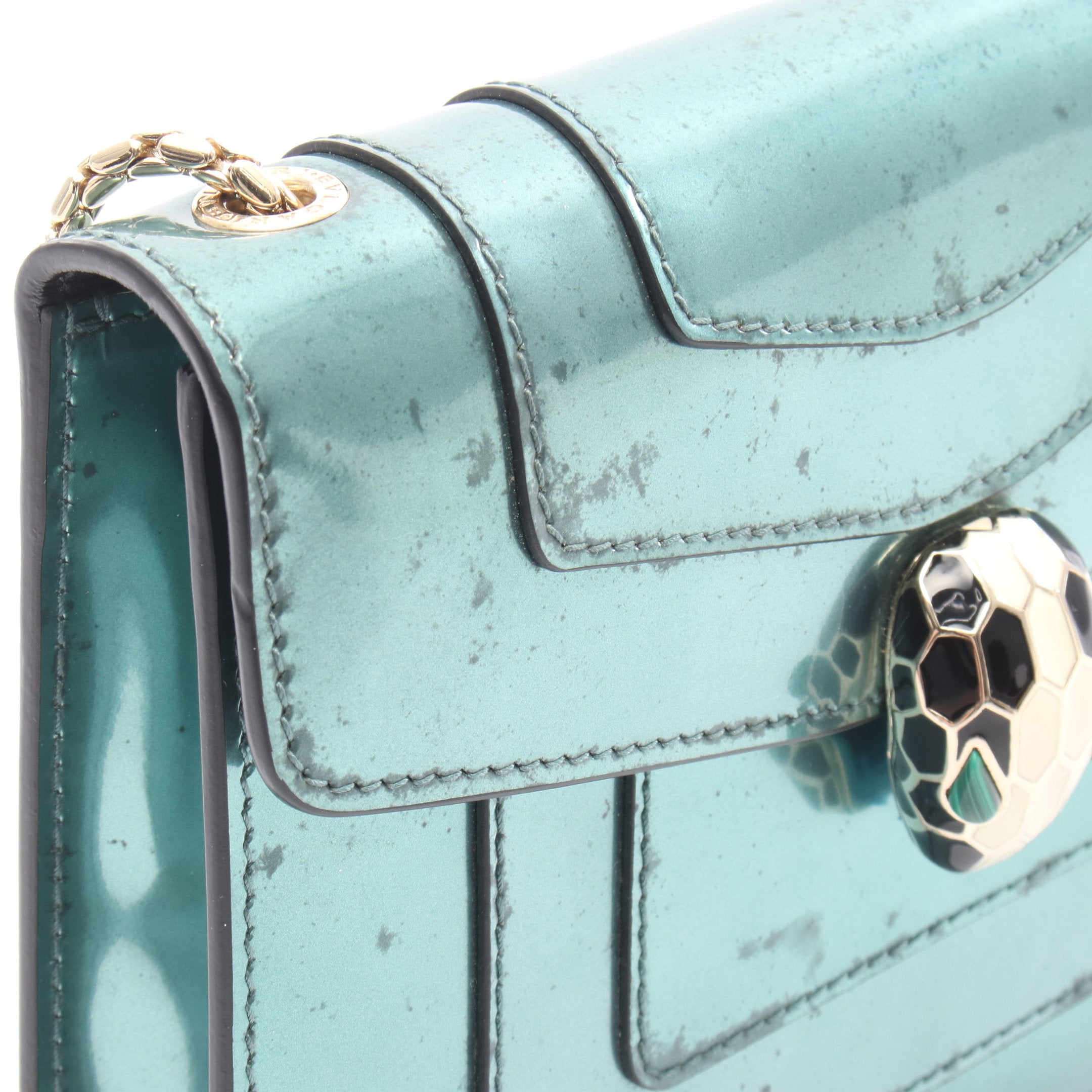 セルペンティ フォーエバー チェーンショルダーバッグ エナメルレザー