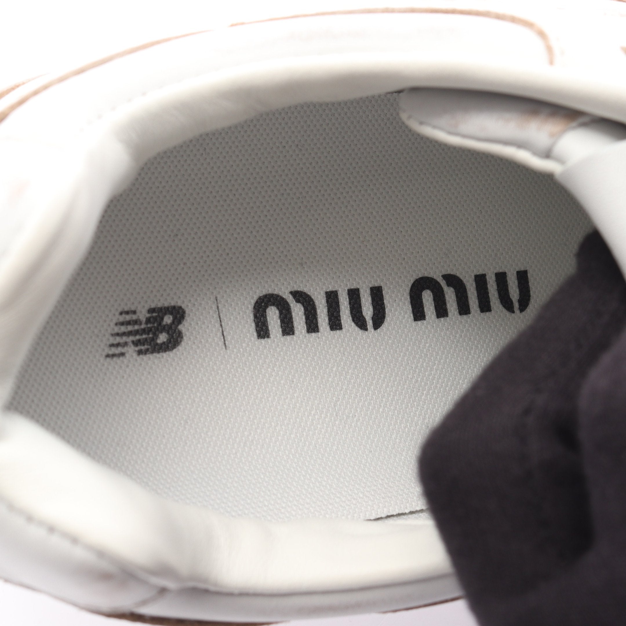 miu miu × New Balance 530 SL スニーカー レザー オフホワイト ライト