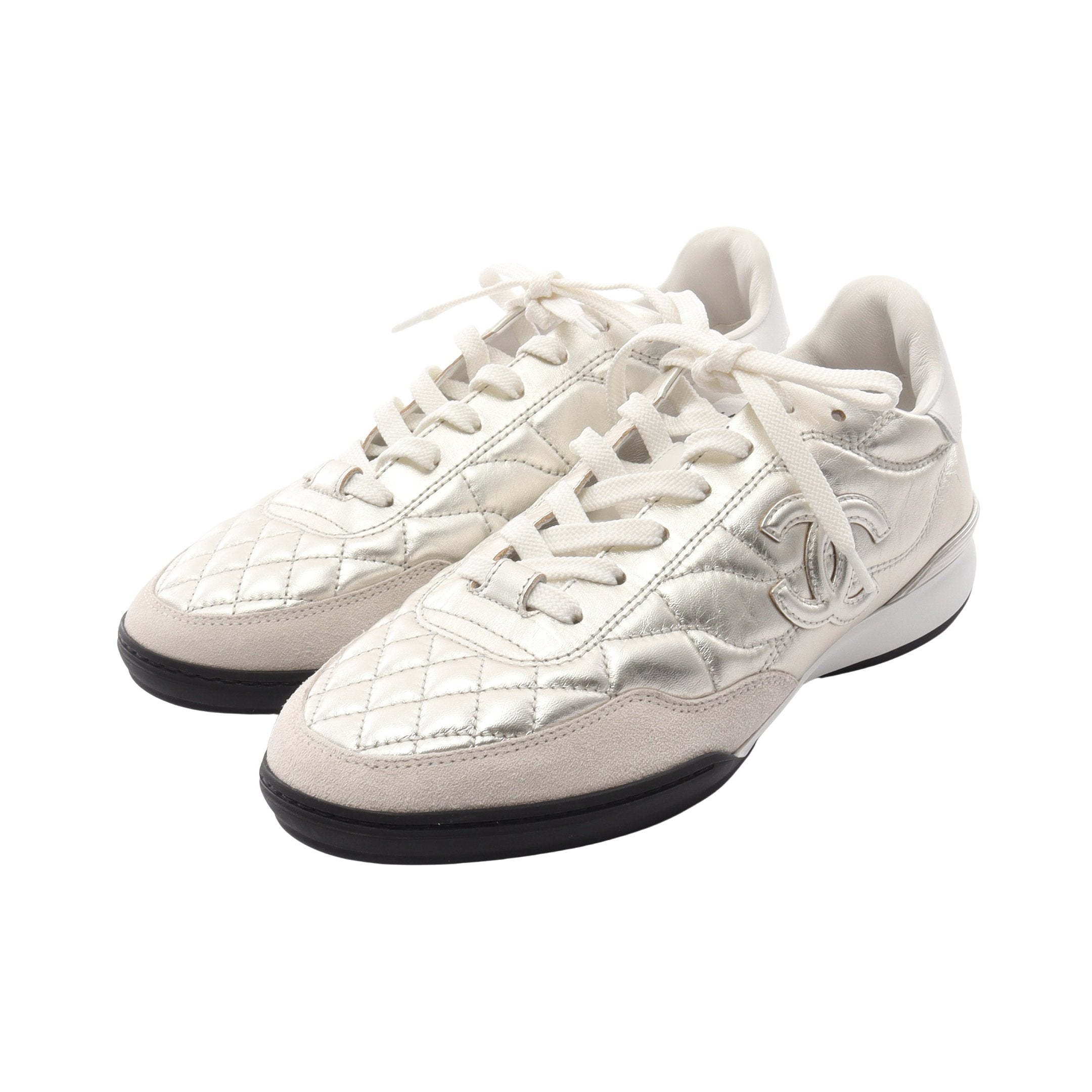 シャネル サイズ:45  G46868 ココマークスエード切り替えローカットスニーカー 中古 SB01 ココマーク ローカットスニーカー レザー スエード シルバー ライト