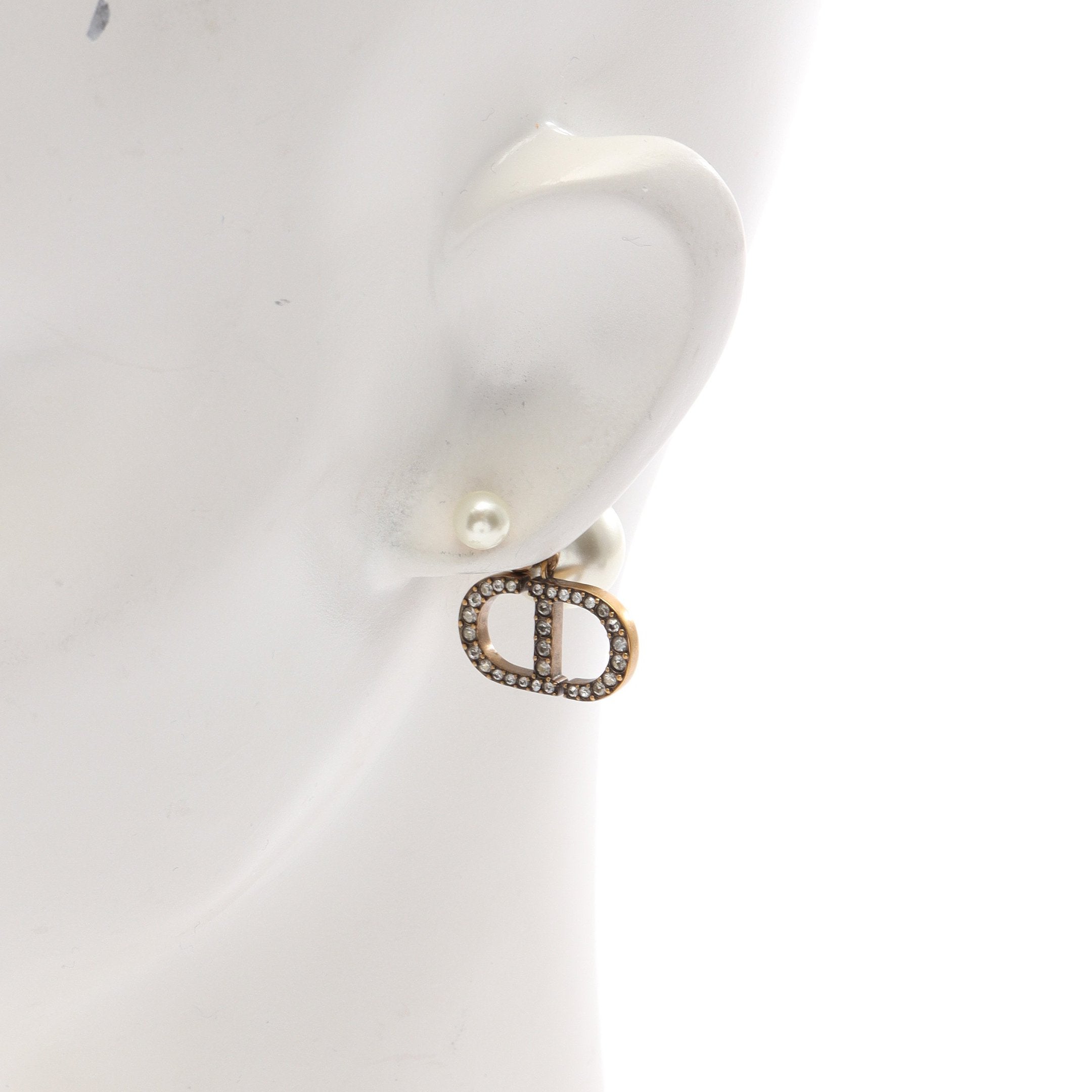 トライバル CDロゴ ピアス GP フェイクパール ラインストーン ゴールド