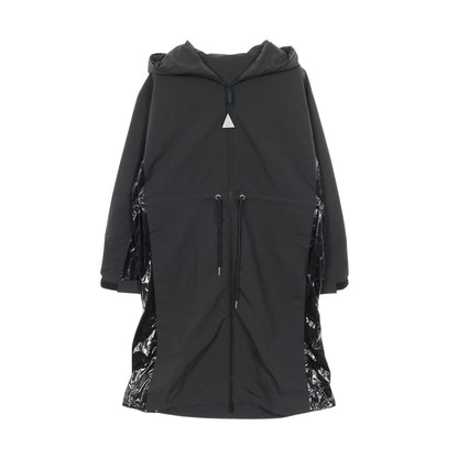 ALCYONE スプリングコート バックロゴ ナイロン ブラック フード付き 切替 アウター MONCLER