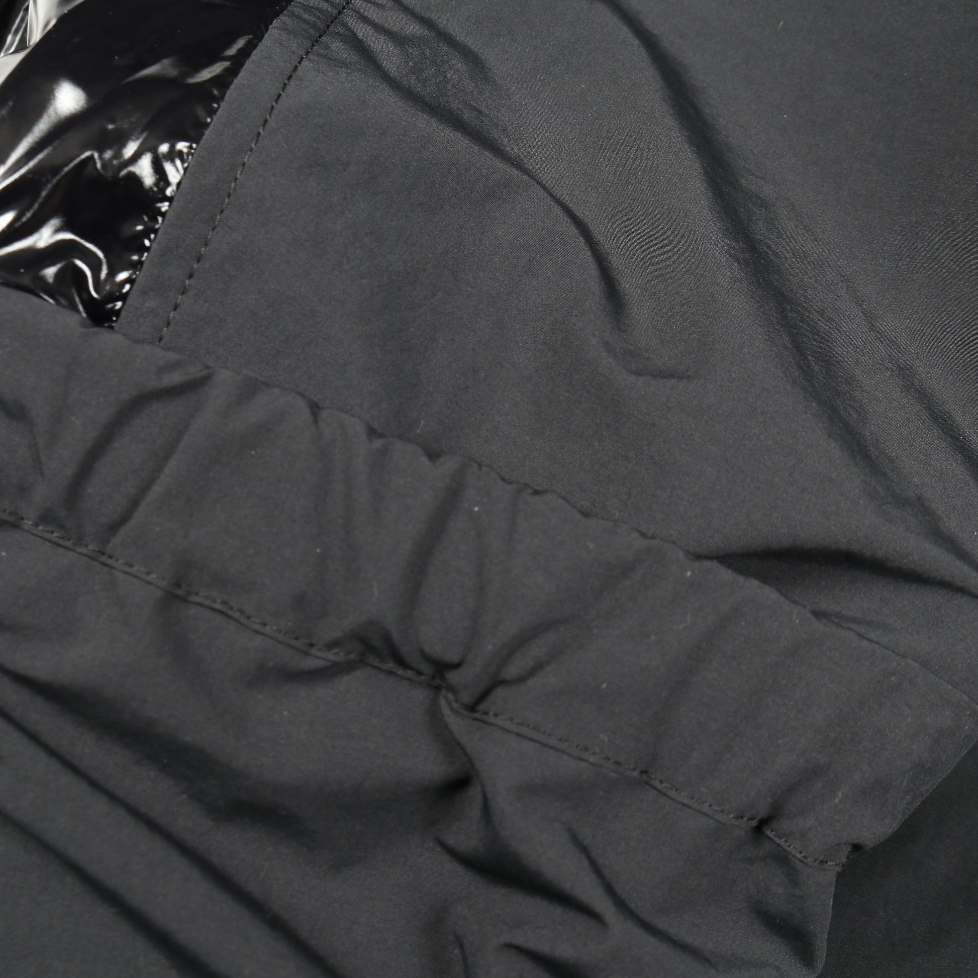 ALCYONE スプリングコート バックロゴ ナイロン ブラック フード付き 切替 アウター MONCLER