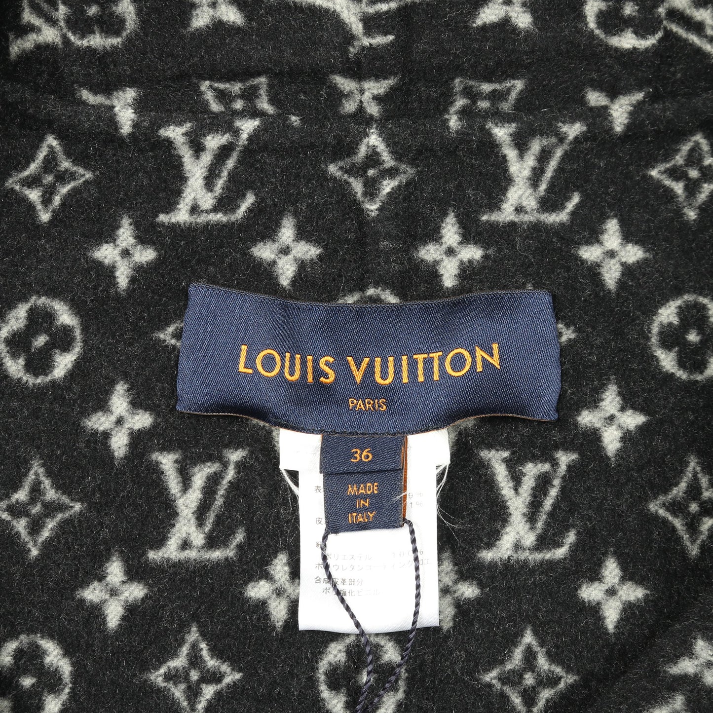 モノグラム ケープ ポンチョ ウール ブラック フード付き ルイヴィトン アウター LOUIS VUITTON