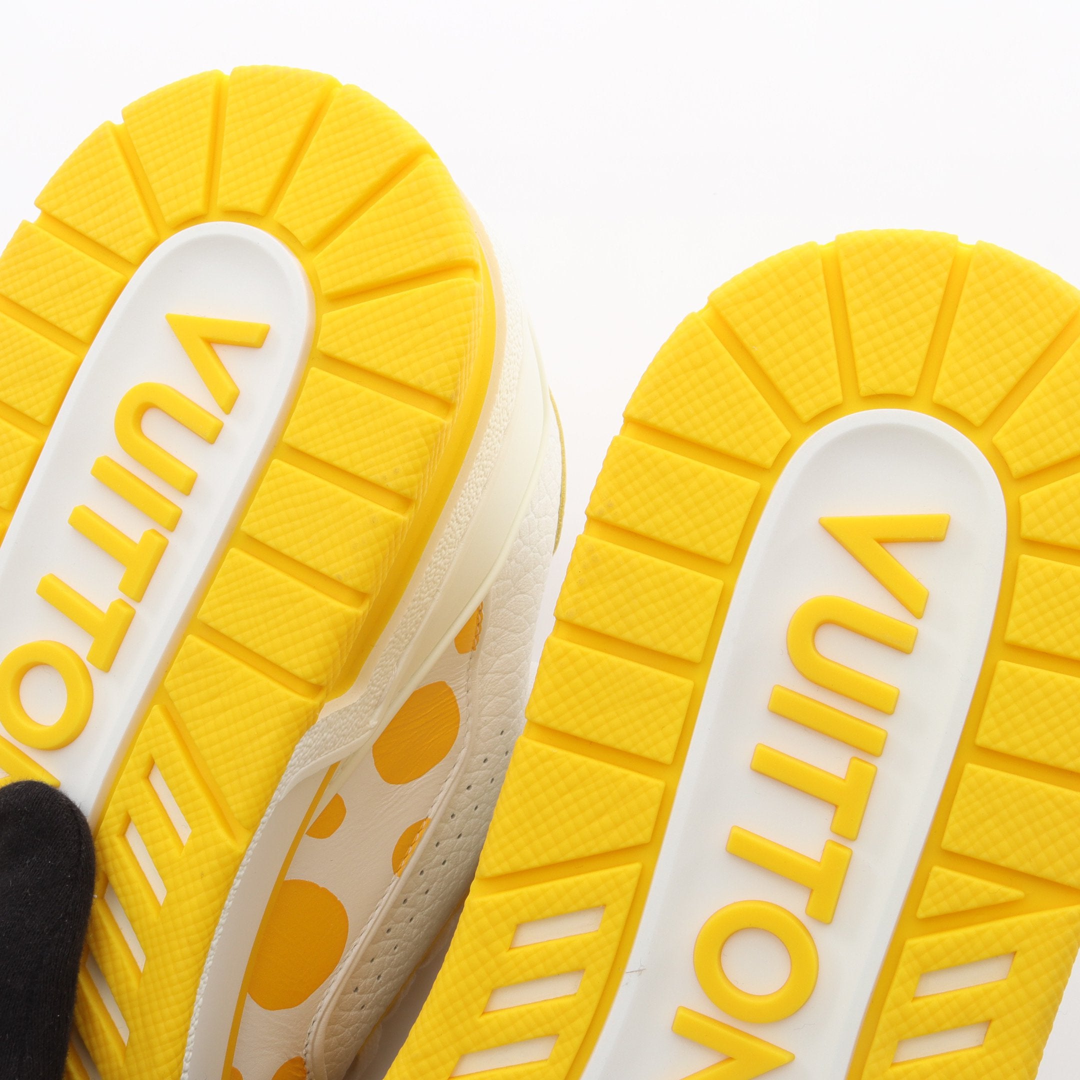 LOUIS VUITTON × yayoi kusama LVトレイナーライン インフィニティ