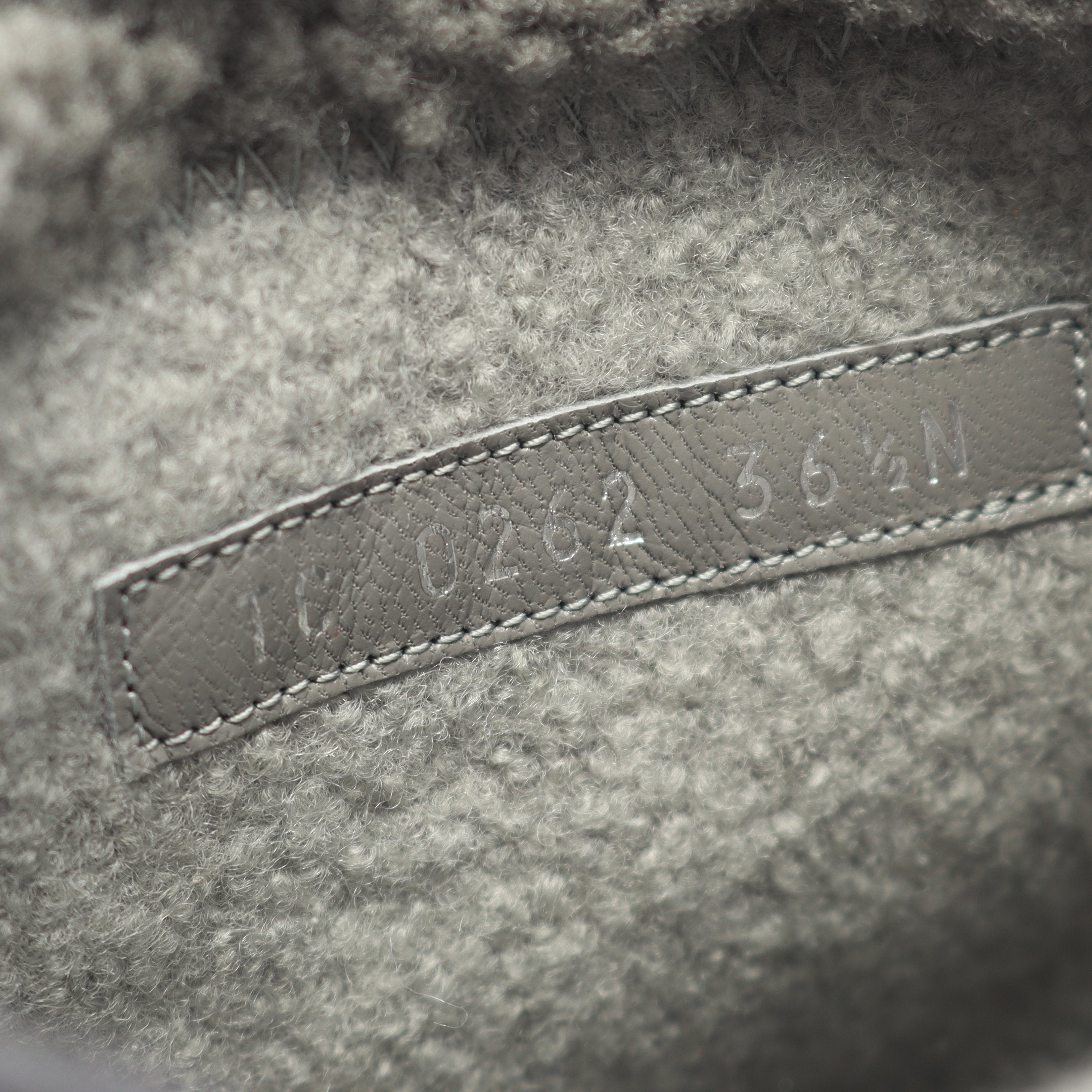 スノードロップライン ムートンブーツ スエード グレー ルイヴィトン