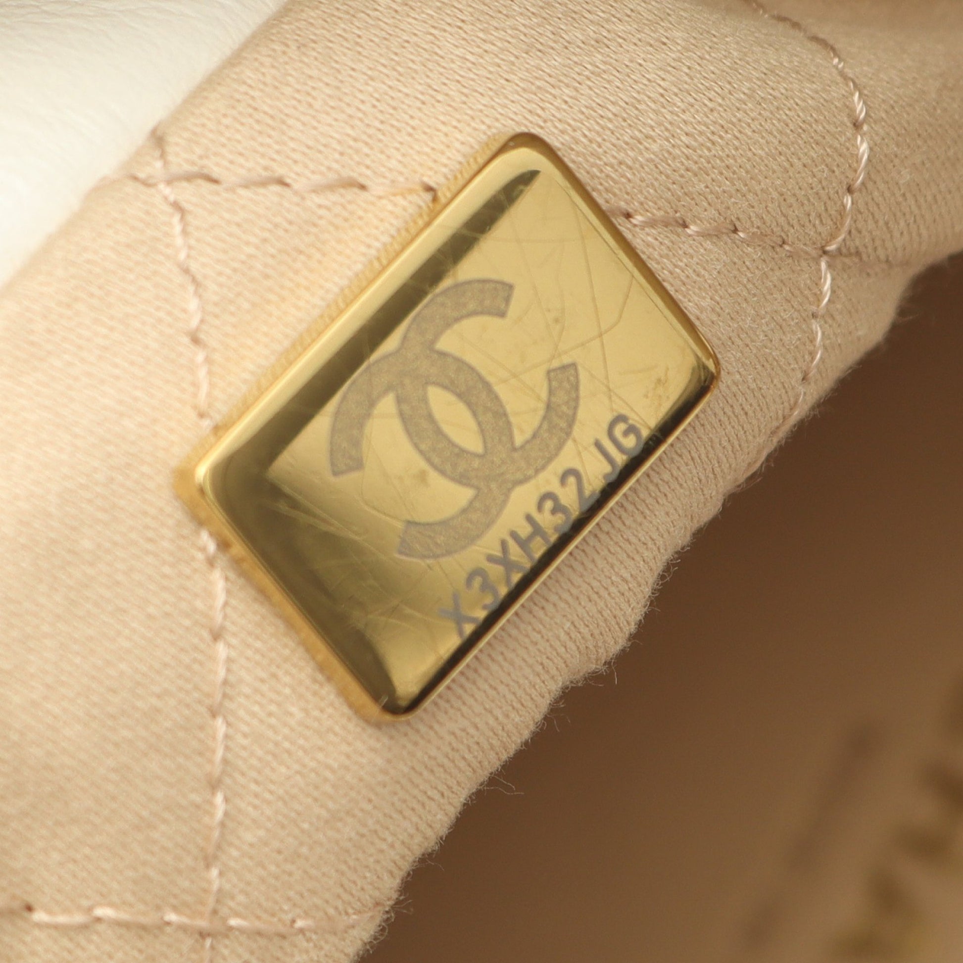 CHANEL 22 ミニ チェーンショルダーバッグ レザー ホワイト ゴールド金具 2WAY シャネル バッグ CHANEL