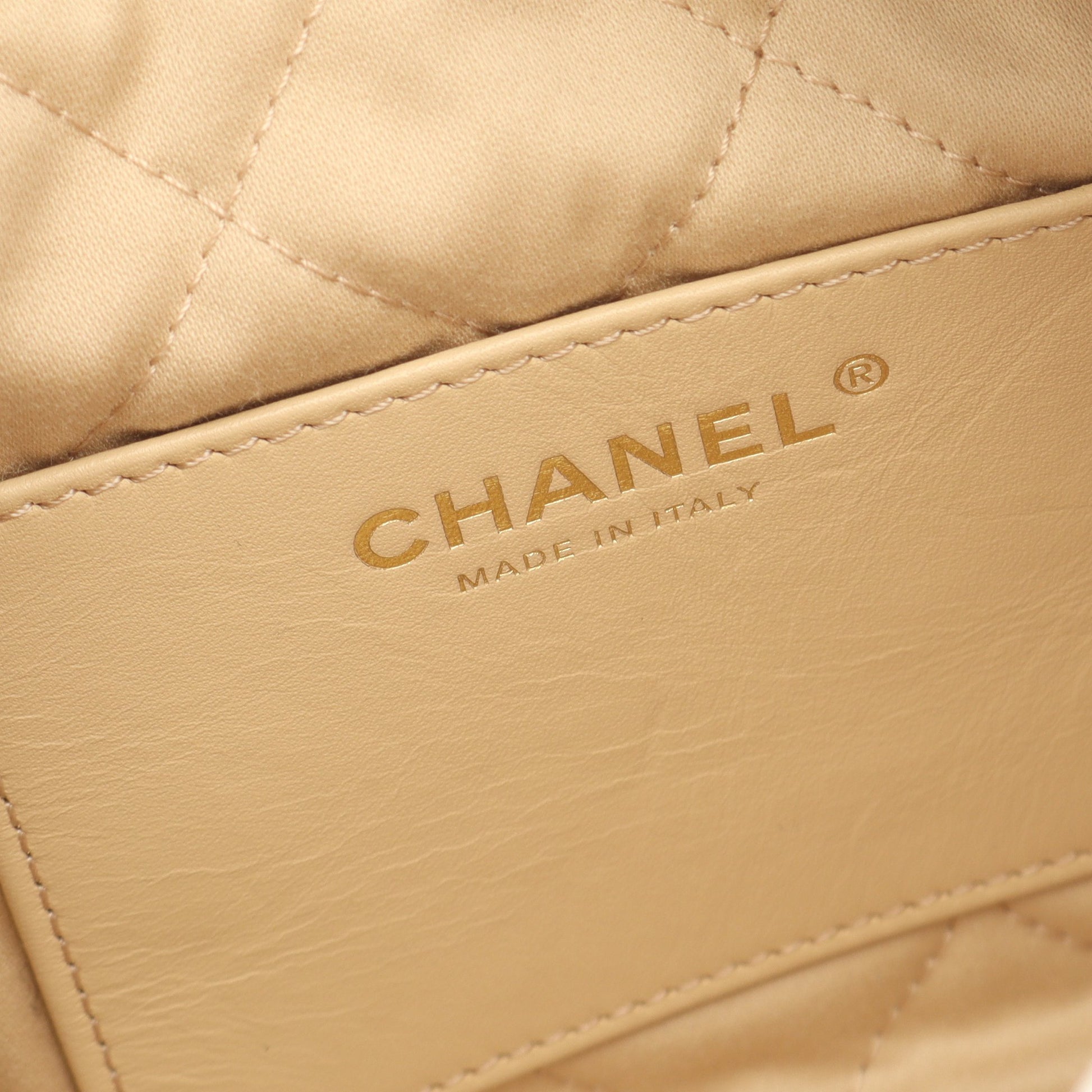 CHANEL 22 ミニ チェーンショルダーバッグ レザー ホワイト ゴールド金具 2WAY シャネル バッグ CHANEL