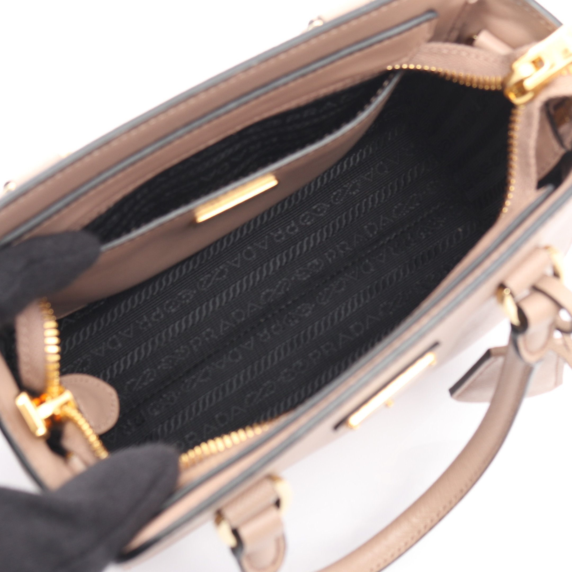 SAFFIANO ＋ SOFT C ハンドバッグ サフィアーノレザー グレーベージュ