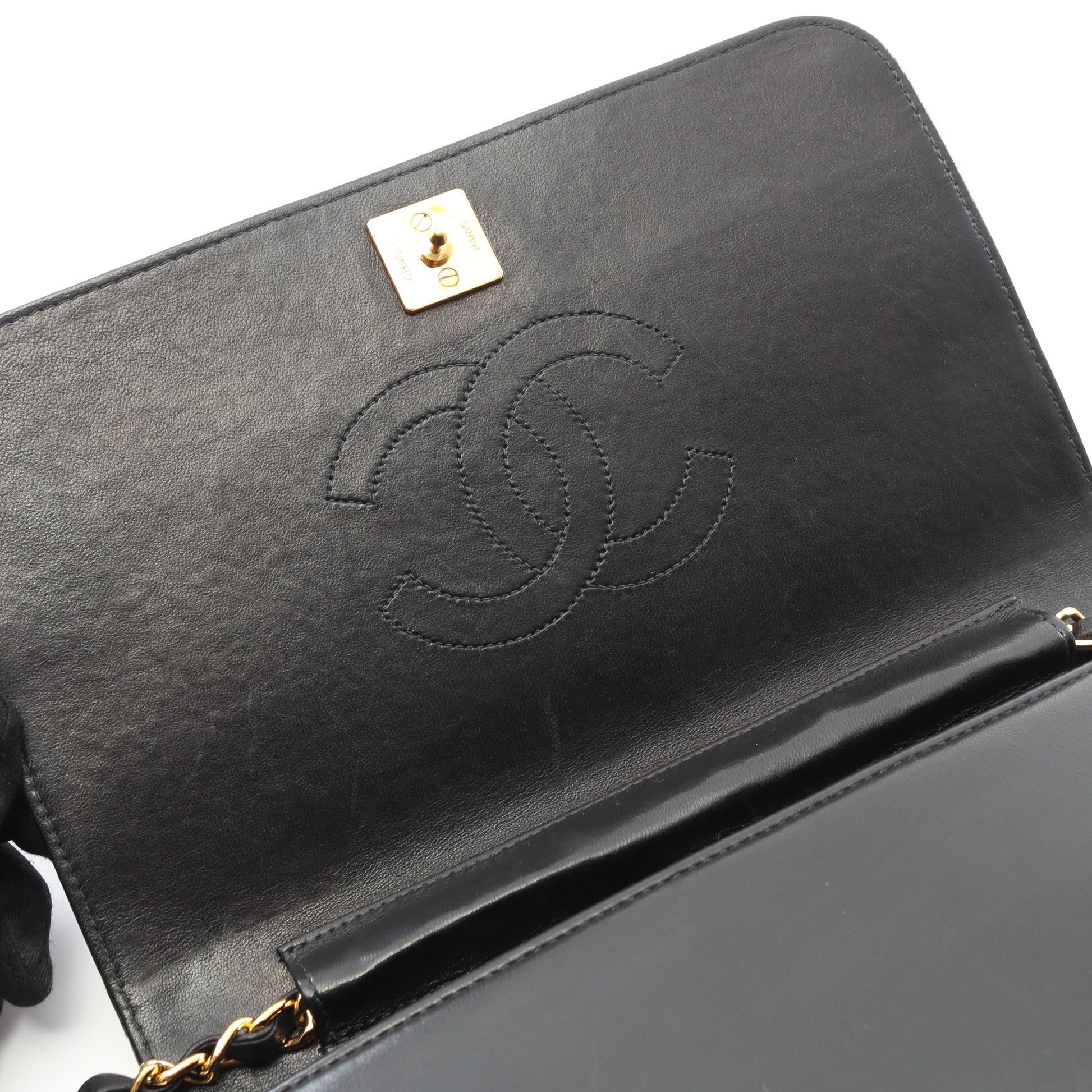 マトラッセ フルフラップ チェーンショルダーバッグ ラムスキン ブラック ゴールド金具 シャネル バッグ CHANEL