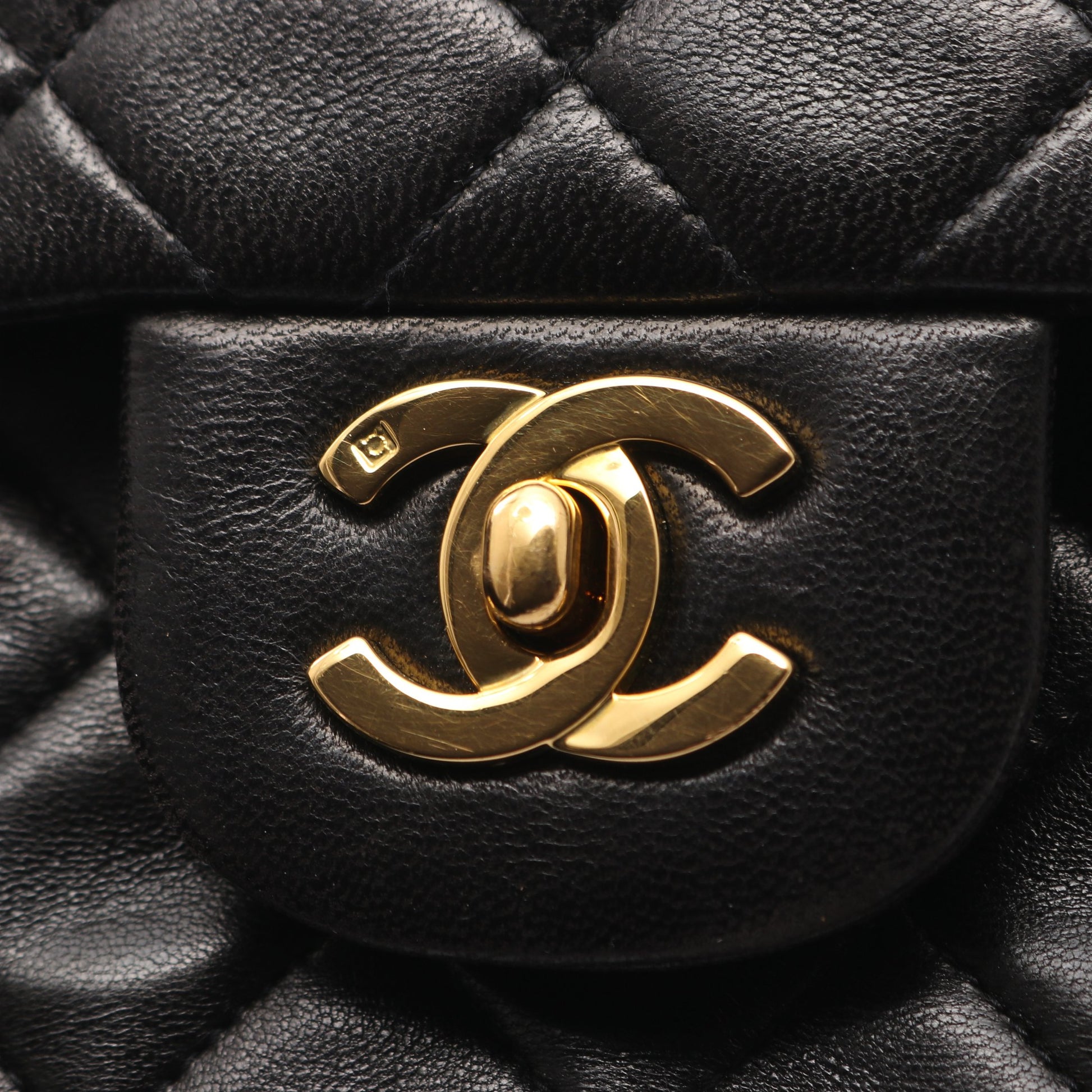 マトラッセ Wフラップ Wチェーンショルダーバッグ ラムスキン ブラック ゴールド金具 シャネル バッグ CHANEL