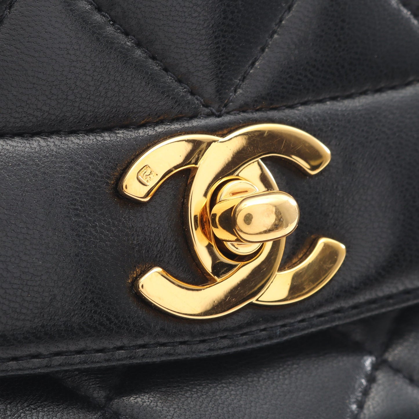 マトラッセ ダイアナフラップ チェーンショルダーバッグ ラムスキン ブラック ゴールド金具 シャネル バッグ CHANEL