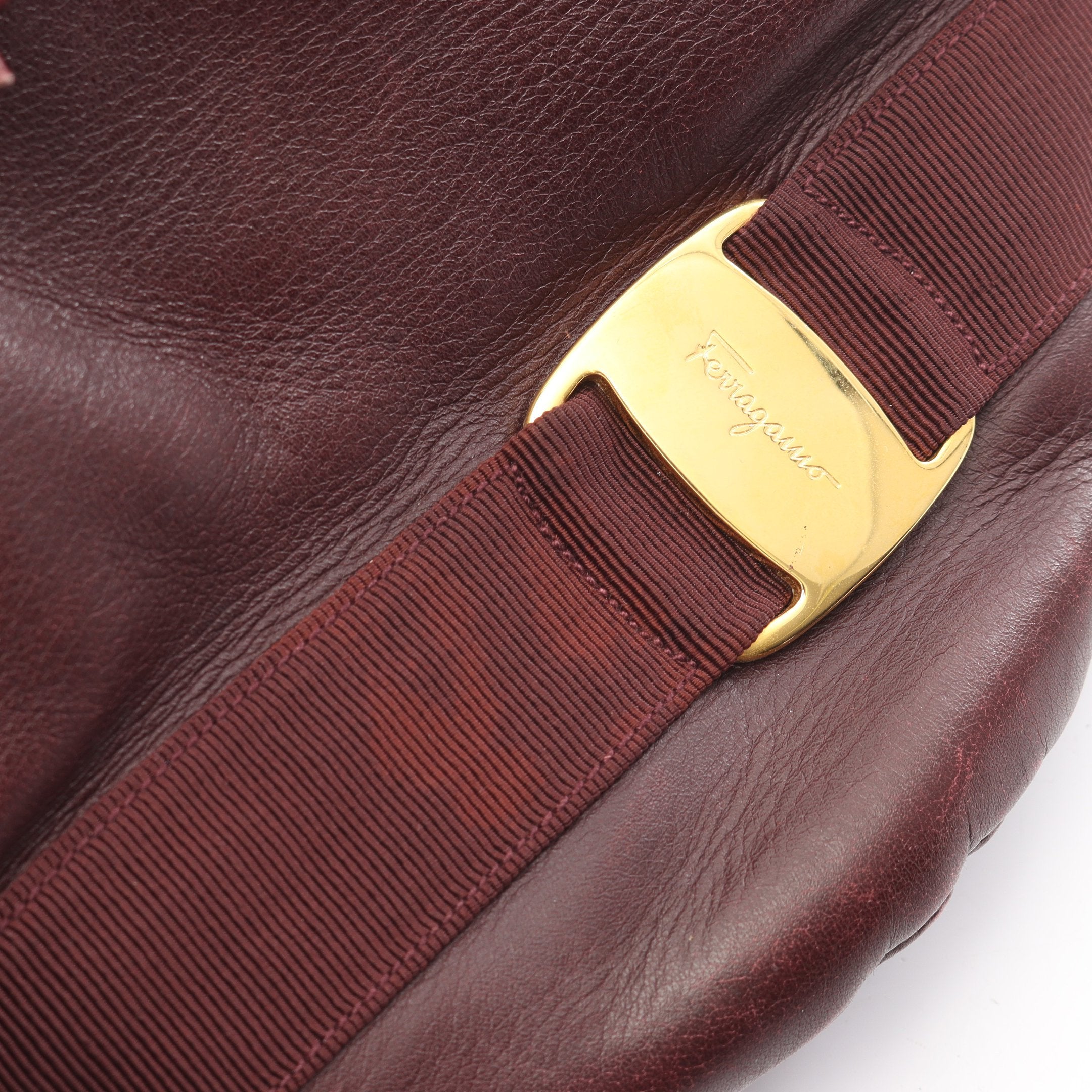 サルヴァトーレフェラガモ Salvatore Ferragamo ヴァラリボン ショルダーバッグ バッグ レザー レディース ボルドー系 【中古】 ヴァラリボン チェーンショルダーバッグ レザー ボルドー