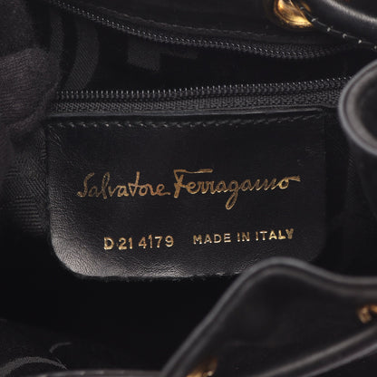 ヴァラ 巾着 ショルダーバッグ スエード ブラック サルヴァトーレフェラガモ バッグ Salvatore Ferragamo