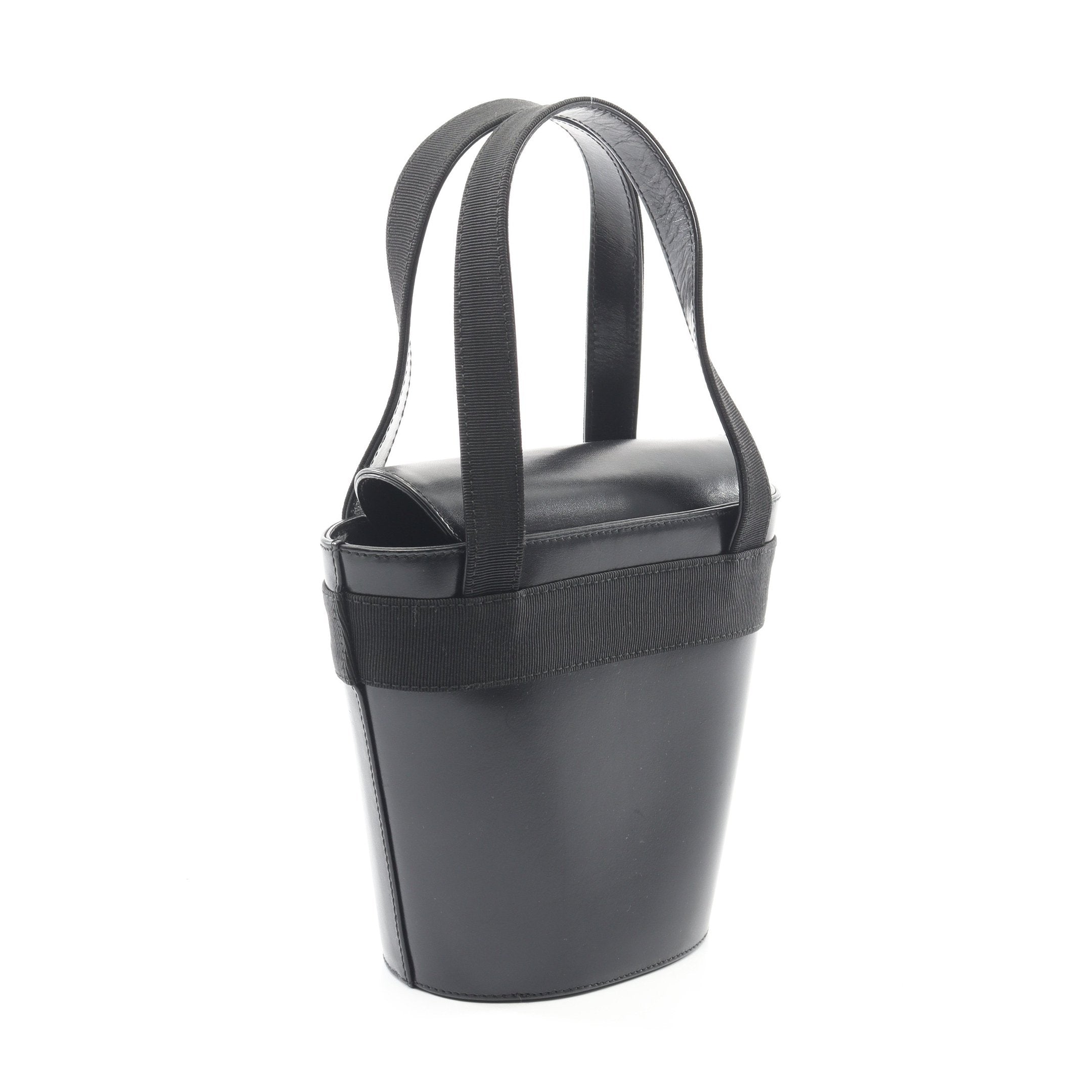 ヴァラリボン ハンドバッグ レザー ブラック サルヴァトーレフェラガモ