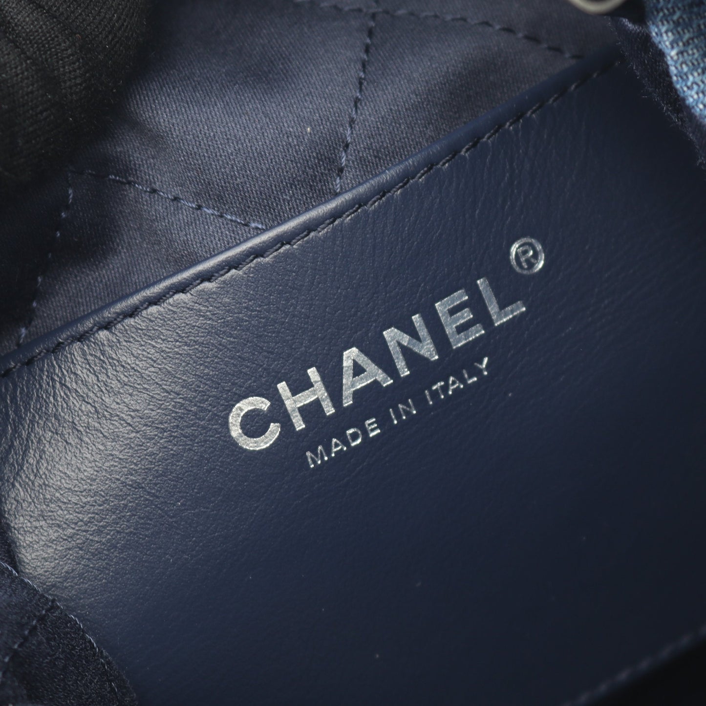CHANEL 22 ミニ チェーンショルダーバッグ デニム レザー ブルー シルバー金具 シャネル バッグ CHANEL