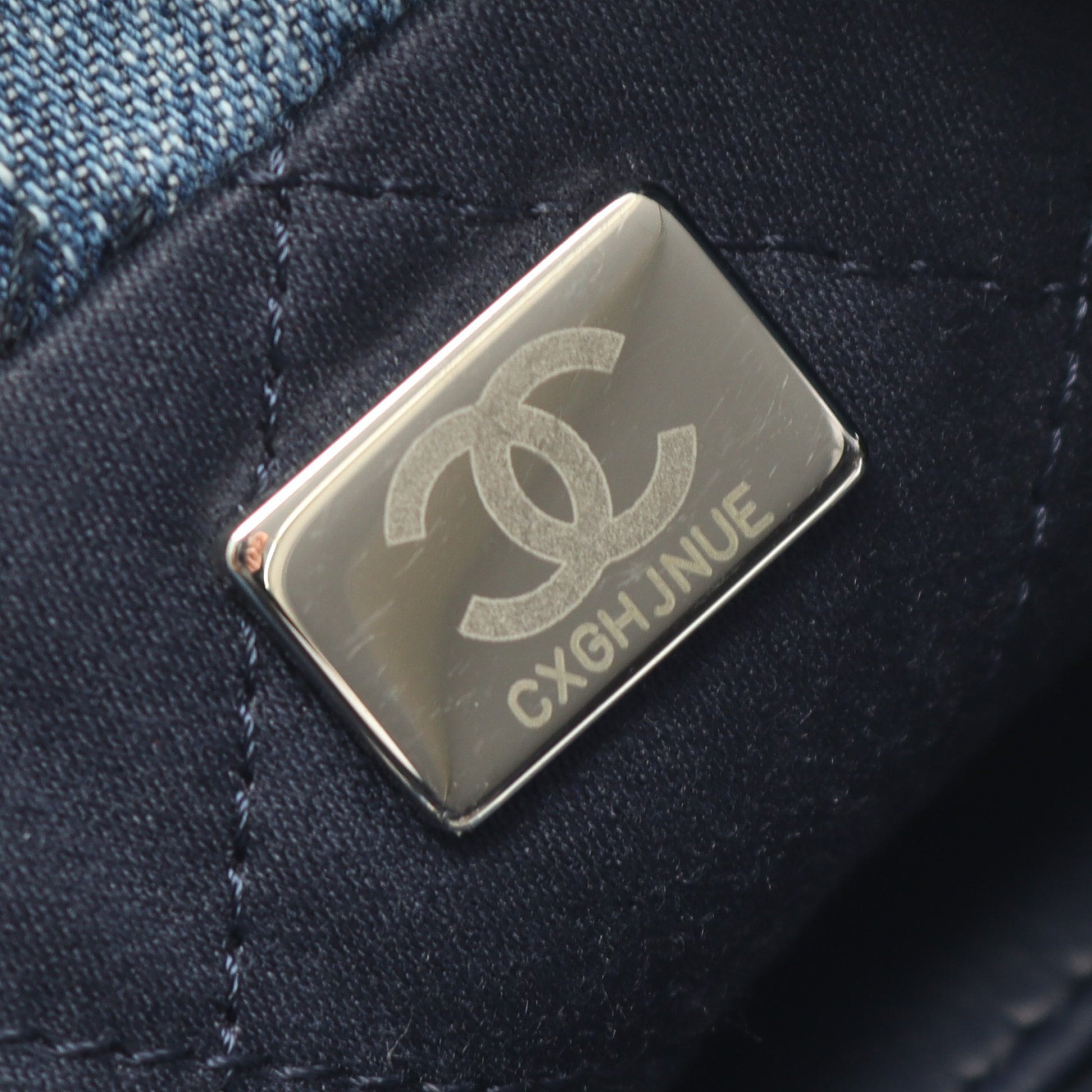 CHANEL 22 ミニ チェーンショルダーバッグ デニム レザー ブルー シルバー金具 シャネル バッグ CHANEL