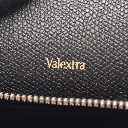 Vライン ボディバッグ レザー ブラック ヴァレクストラ バッグ Valextra
