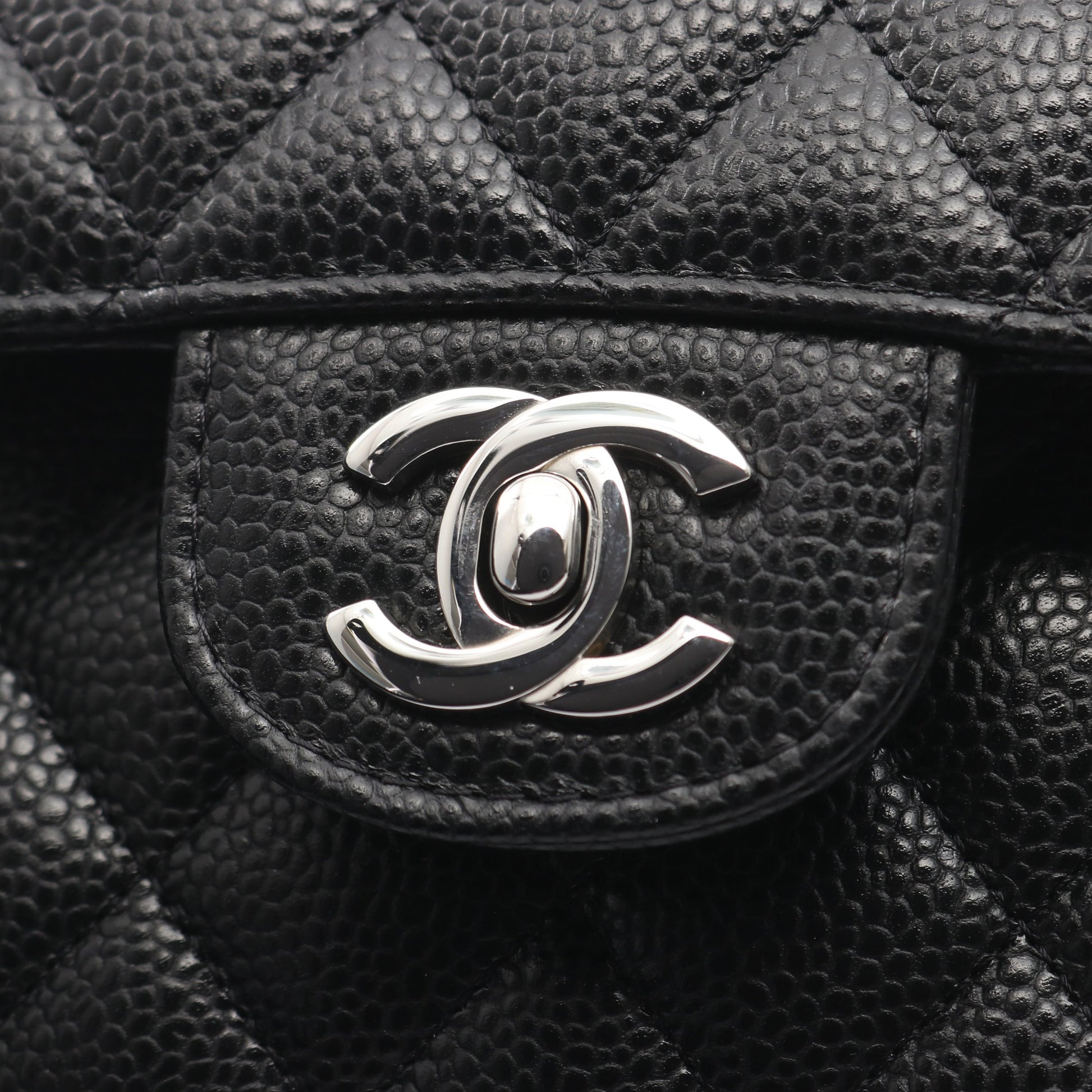 マトラッセ Wフラップ Wチェーンショルダーバッグ キャビアスキン ブラック シルバー金具 シャネル バッグ CHANEL