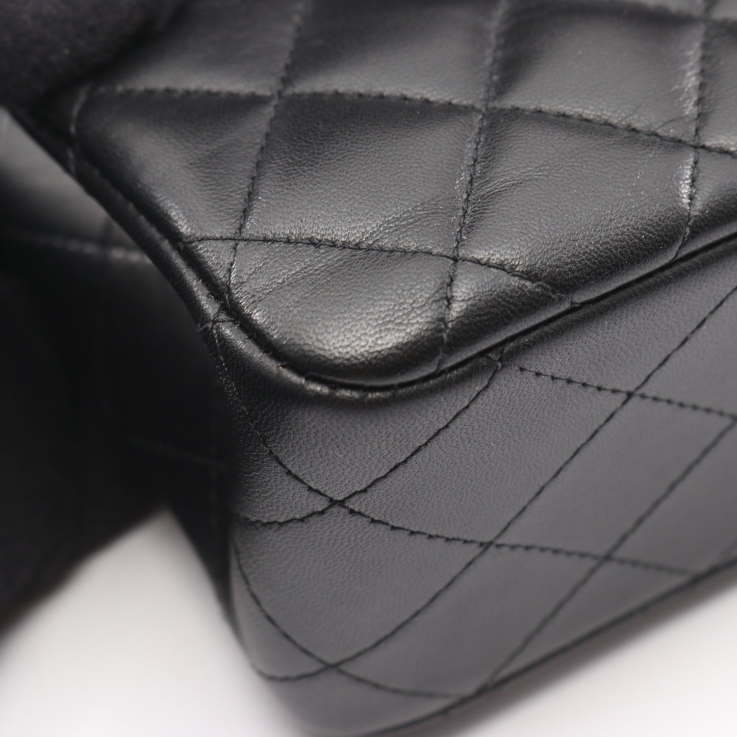マトラッセ Wフラップ Wチェーンショルダーバッグ ラムスキン ブラック ゴールド金具 シャネル バッグ CHANEL