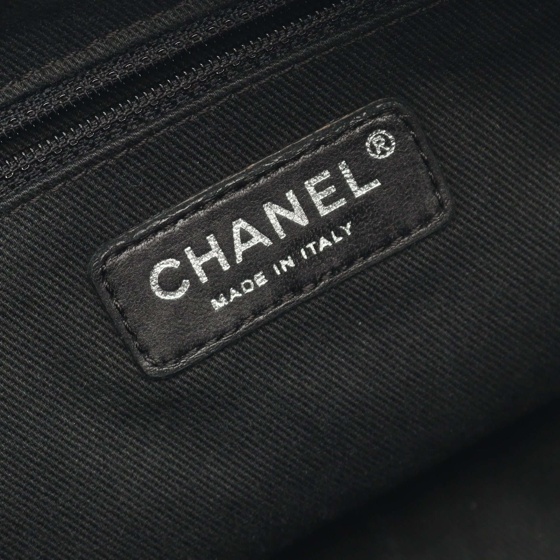 マトラッセ チェーンショルダーバッグ キャビアスキン ブラック シルバー金具 シャネル バッグ CHANEL