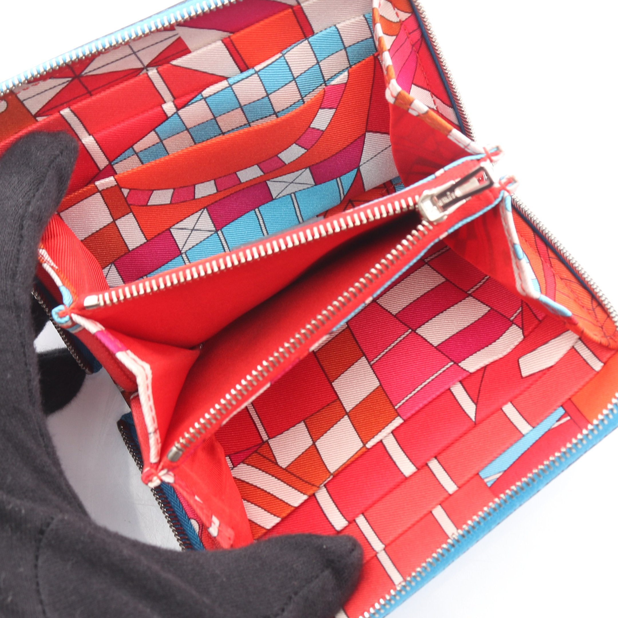 アザップコンパクト シルクイン ブルーフリーダ ラウンドファスナー