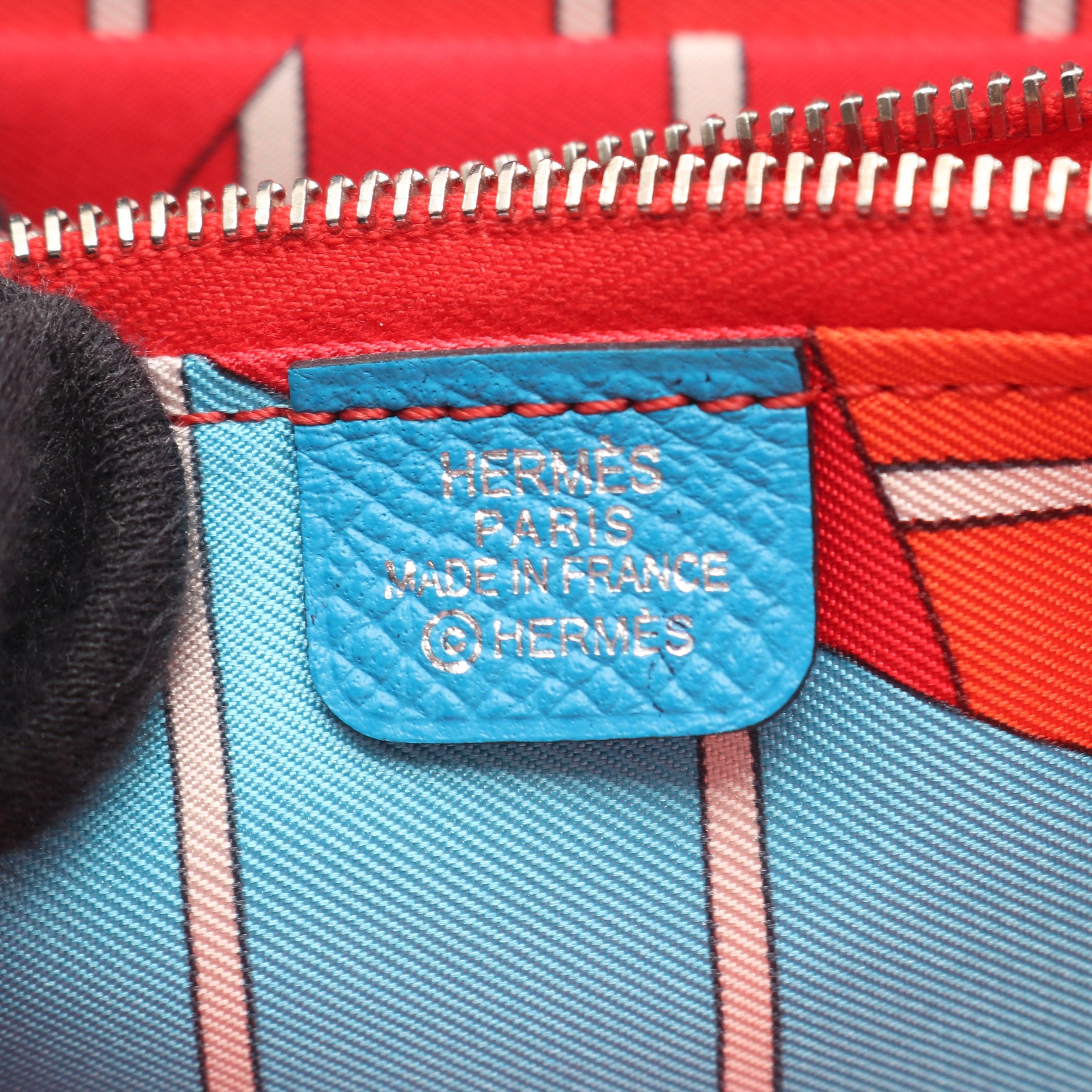 アザップコンパクト シルクイン ブルーフリーダ ラウンドファスナー