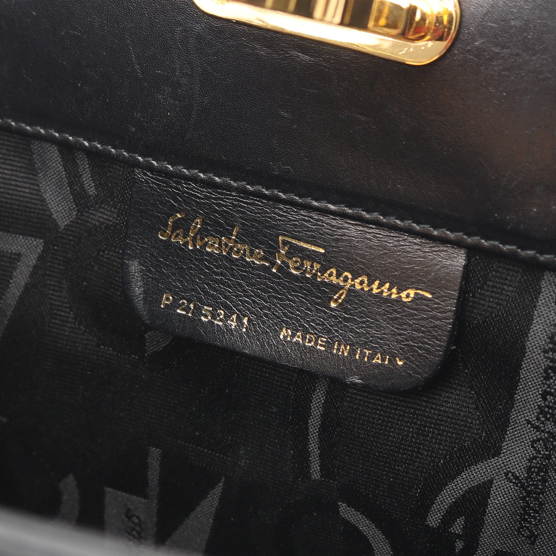 ガンチーニ チェーンショルダーバッグ レザー ブラック サルヴァトーレフェラガモ バッグ Salvatore Ferragamo