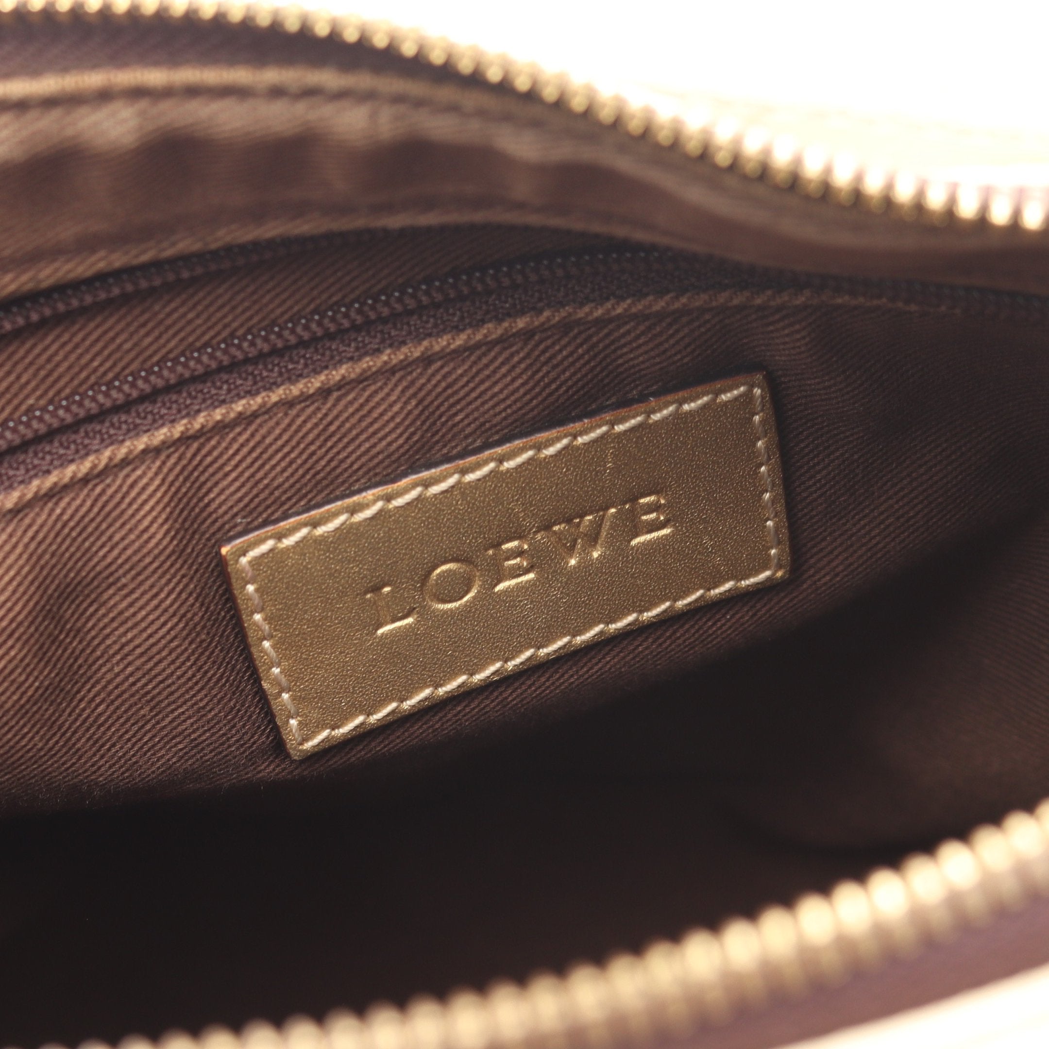 ✨美品✨ ロエベ リピートアナグラム ショルダーバッグ レザー PVC×レザー LOEWE PVCレザー リピートアナグラム ショルダーバッグ 【公式通販】