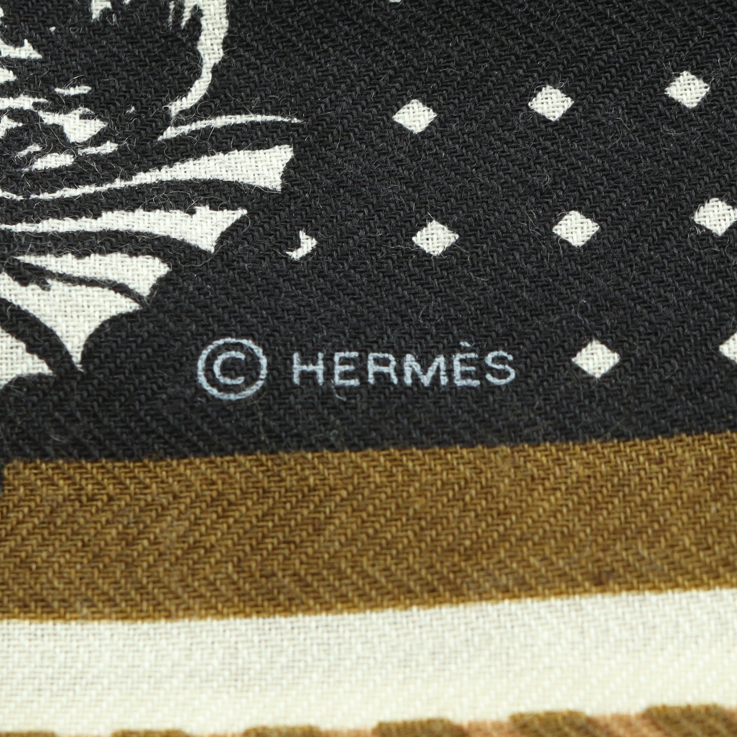 カレジェアン カレ140 HARNAIS DE COUR Bandana スカーフ ショール カシミヤ シルク ブラック カーキブラウン エルメス 財布・小物 HERMES