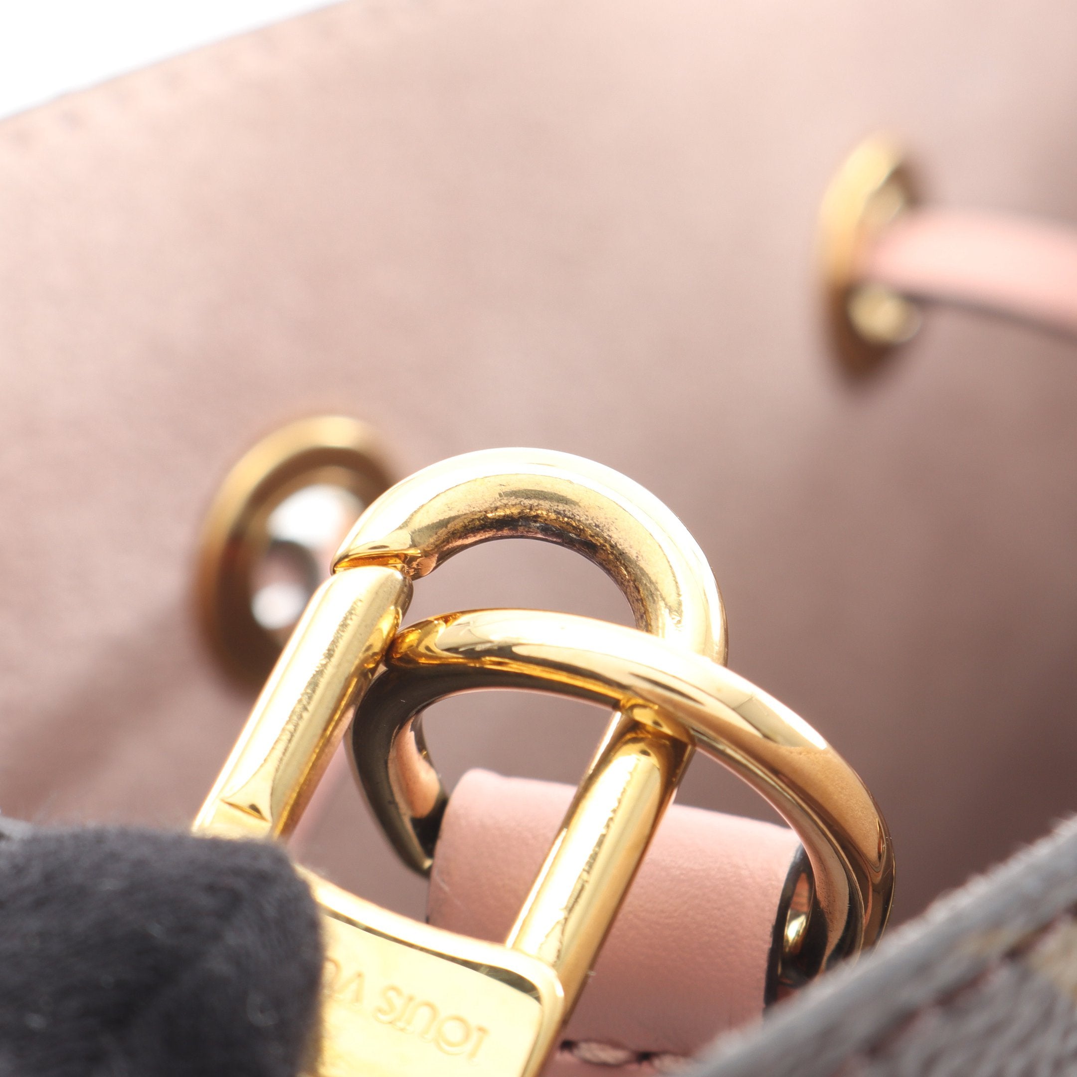 ネオノエ モノグラム ローズプードル ショルダーバッグ PVC レザー