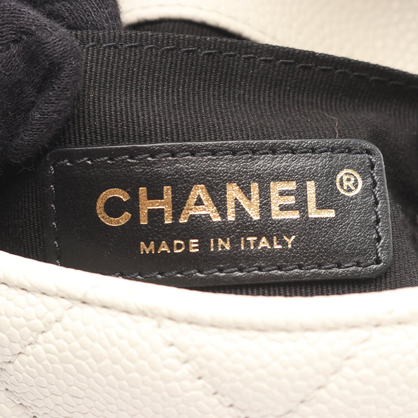マトラッセ チェーンショルダーバッグ キャビアスキン ホワイト ゴールド金具 シャネル バッグ CHANEL