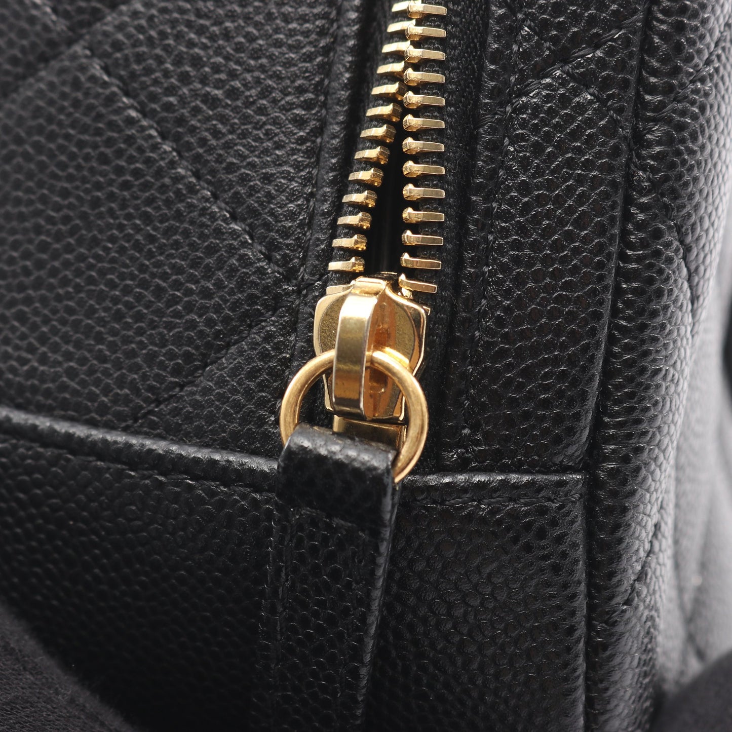 マトラッセ バニティバッグ チェーンショルダーバッグ キャビアスキン ブラック ゴールド金具 シャネル バッグ CHANEL