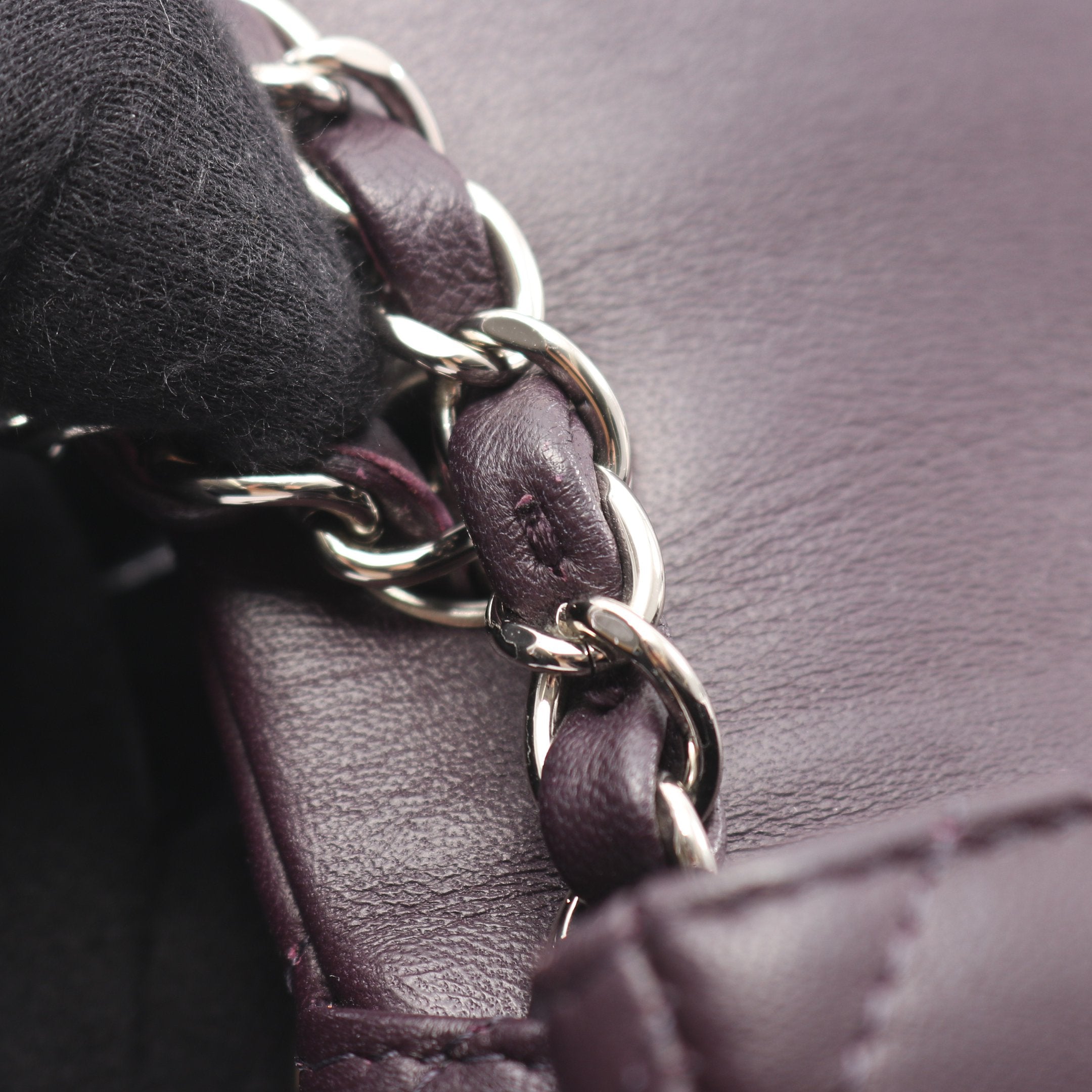 CHANEL ダークブラウン ミニマトラッセ チェーンショルダーバッグ ミニマトラッセ チェーンショルダーバッグ ラムスキン ダークブラウン