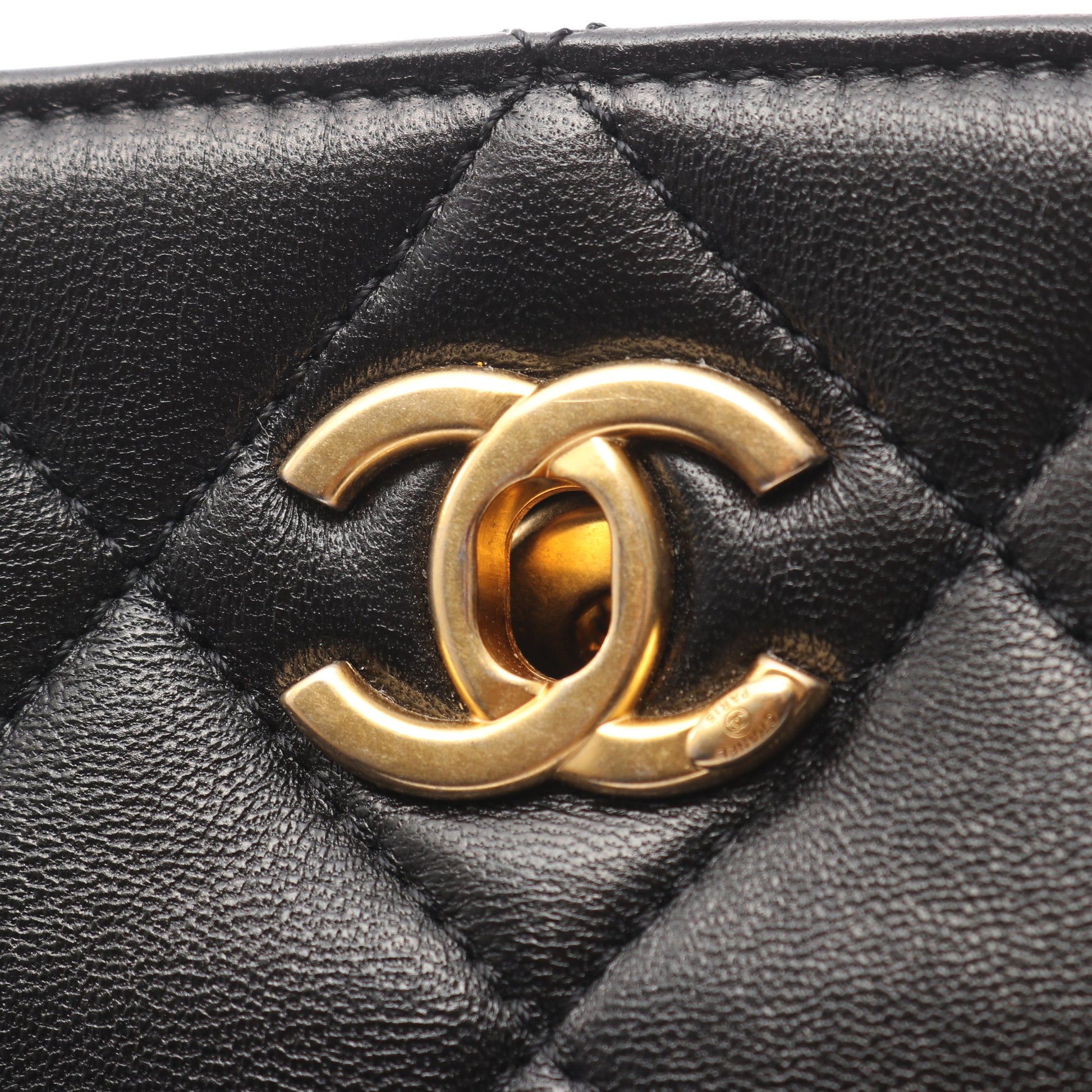 マトラッセ チェーンショルダーバッグ レザー ブラック ゴールド金具 シャネル バッグ CHANEL