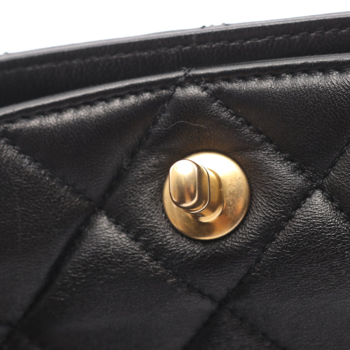 マトラッセ チェーンショルダーバッグ レザー ブラック ゴールド金具 シャネル バッグ CHANEL
