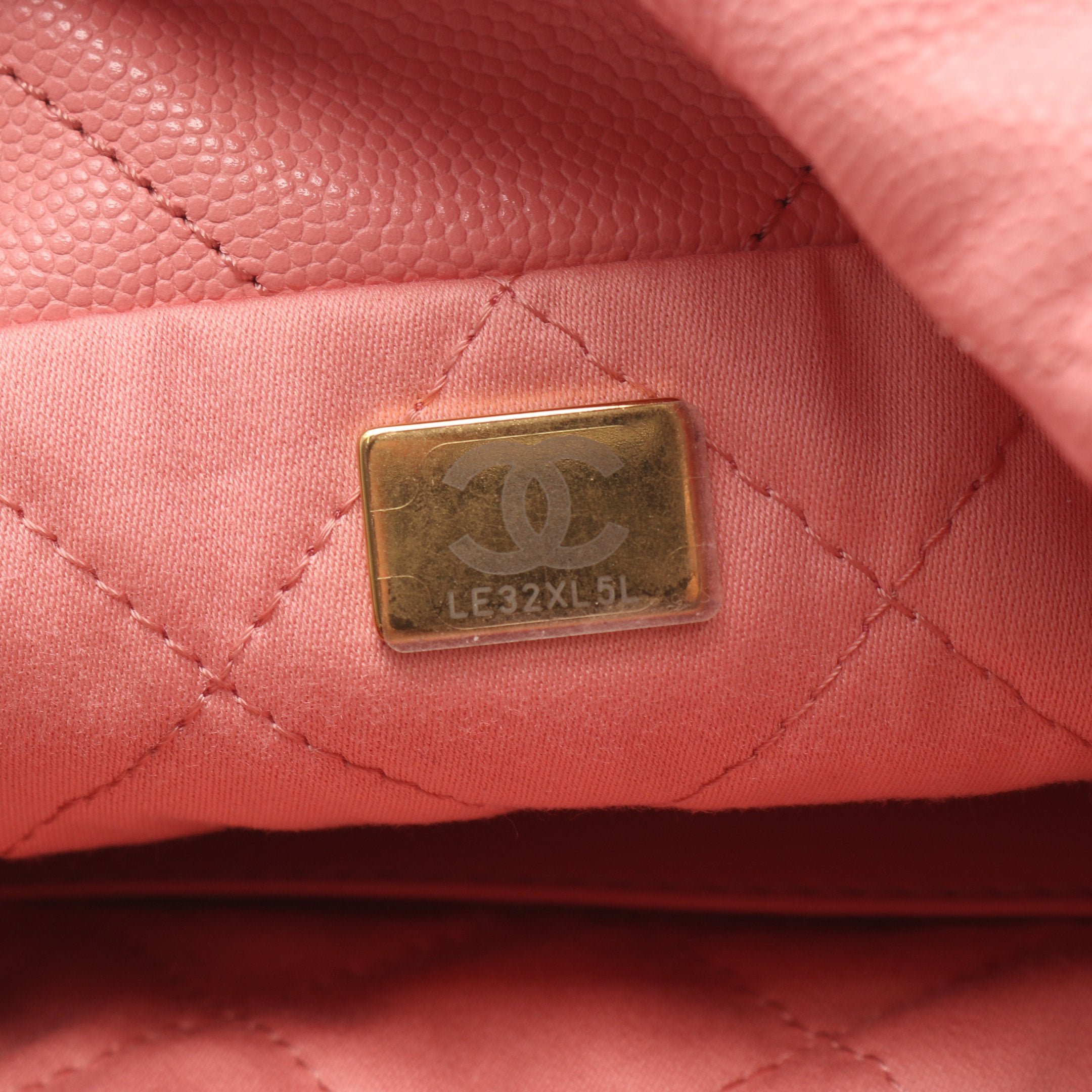 CHANEL 22 ミニ チェーンショルダーバッグ キャビアスキン ピンク