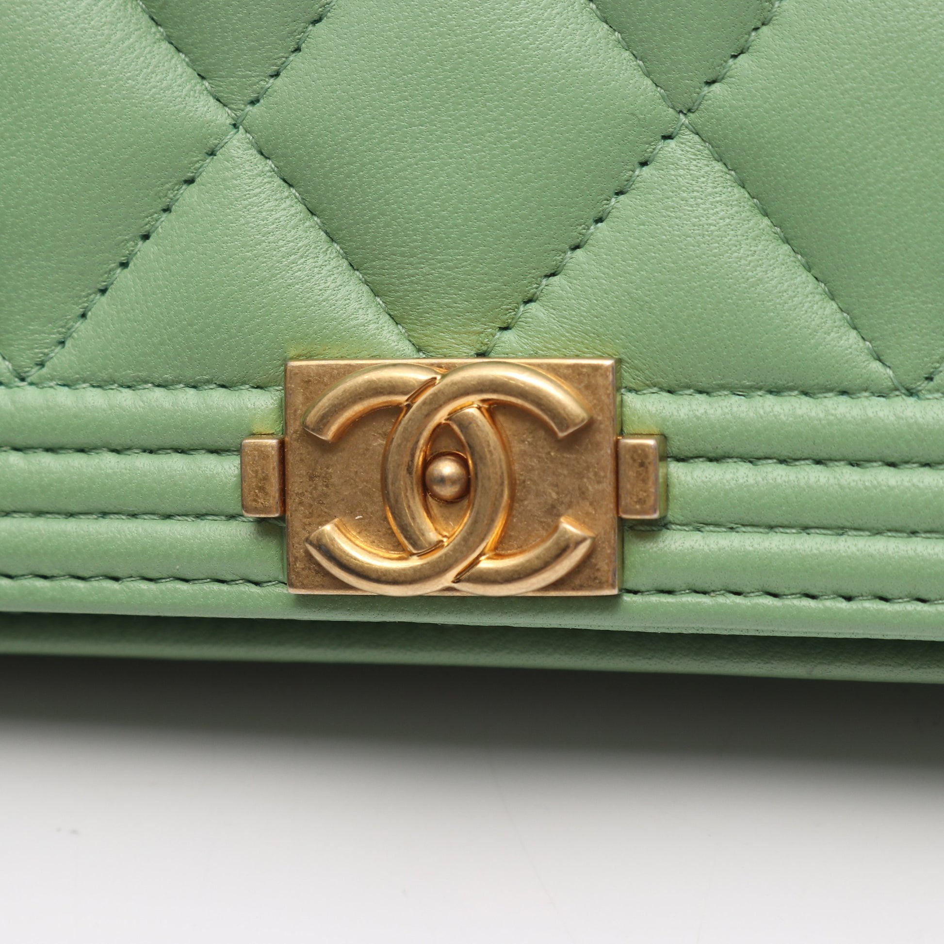 ボーイシャネル マトラッセ チェーンウォレット ラムスキン ライトグリーン ゴールド金具 シャネル バッグ CHANEL
