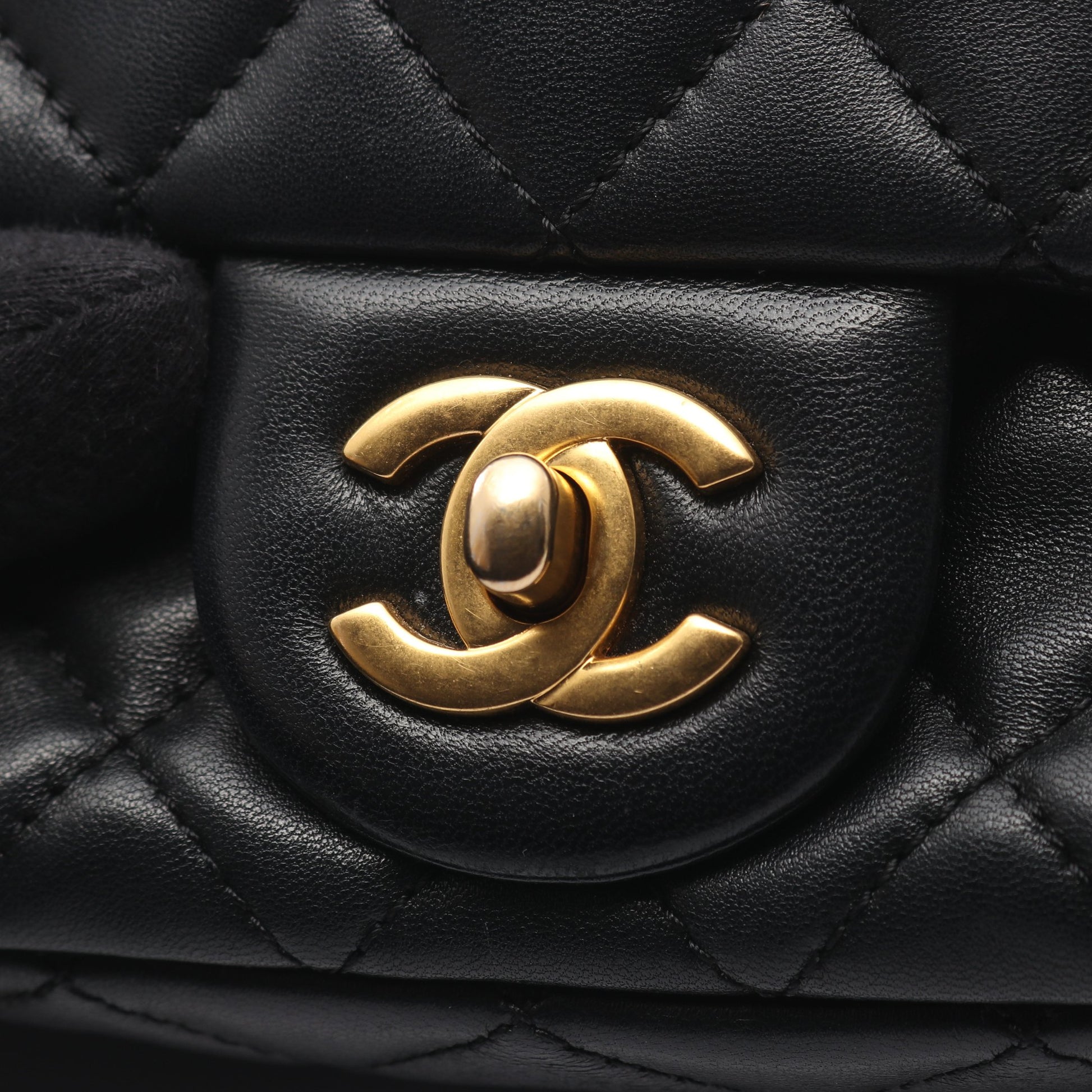 マトラッセ チェーンショルダーバッグ ラムスキン ブラック ゴールド金具 シャネル バッグ CHANEL