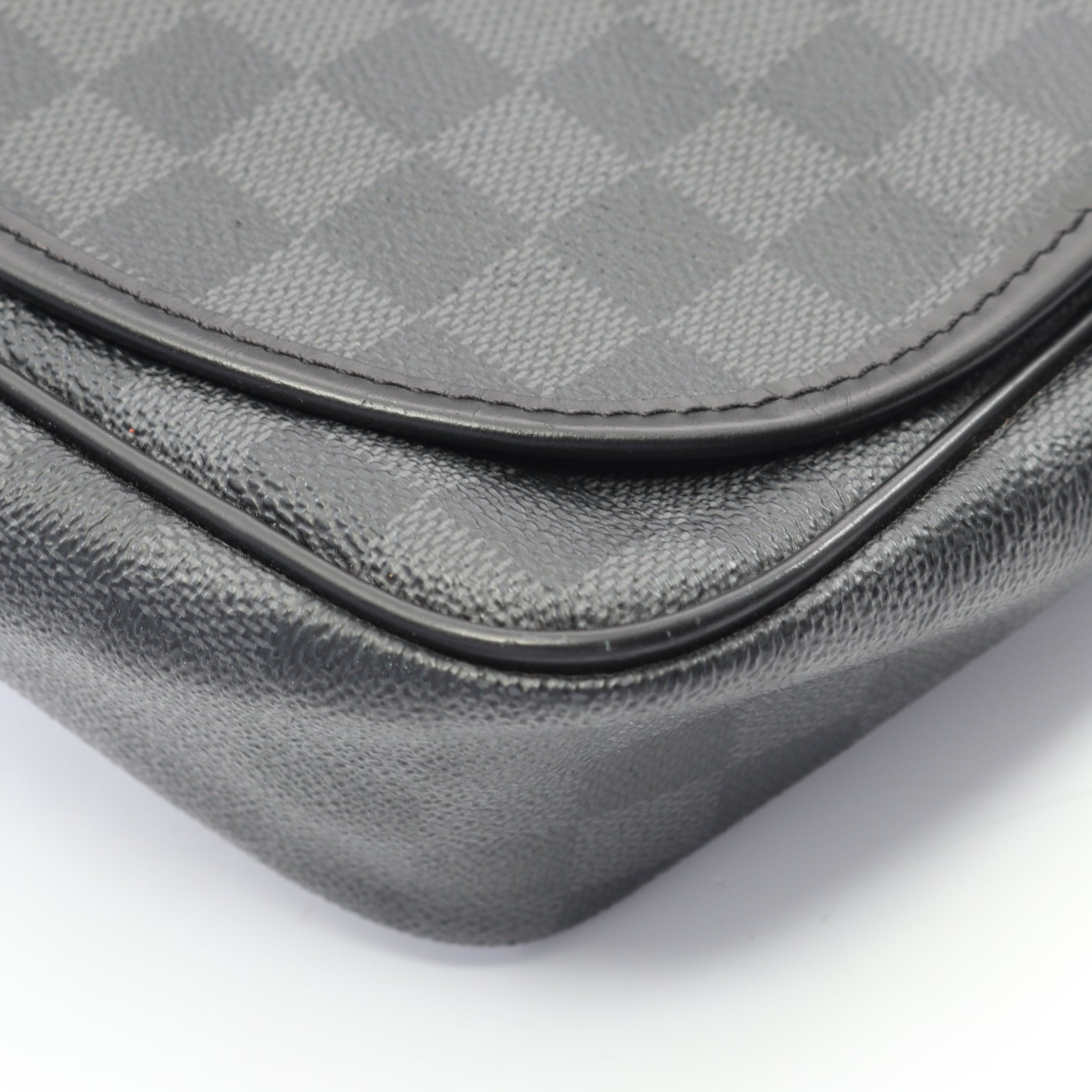 ダニエルMM ダミエグラフィット ショルダーバッグ PVC レザー ブラック