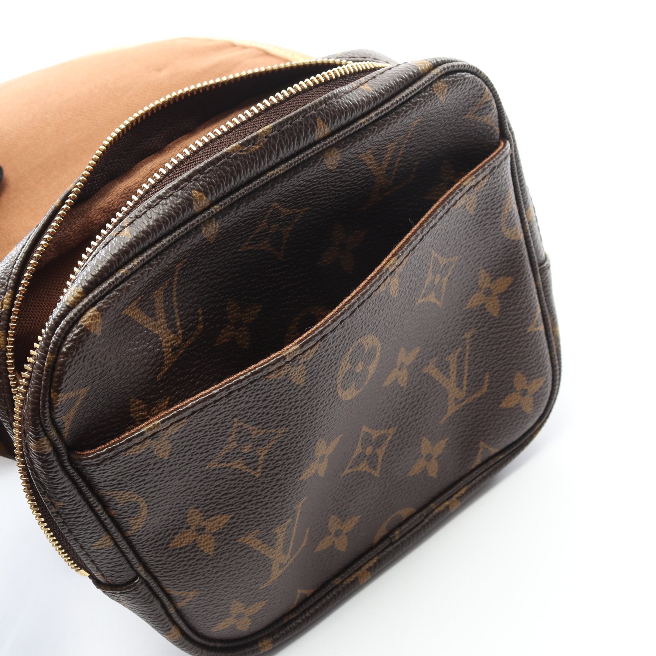 LOUIS VUITTON - 【LOUIS VUITTON】モノグラム ボディバッグの通販 by
